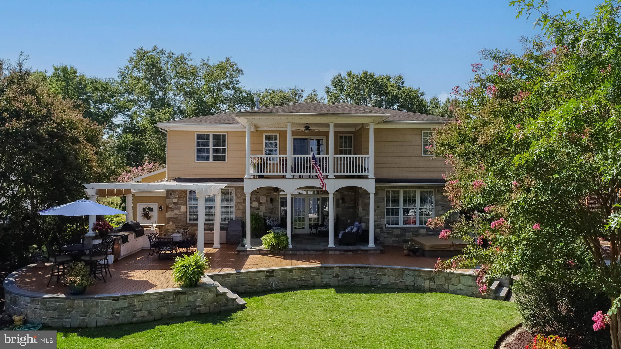 TAYLORS POINTE - Residential