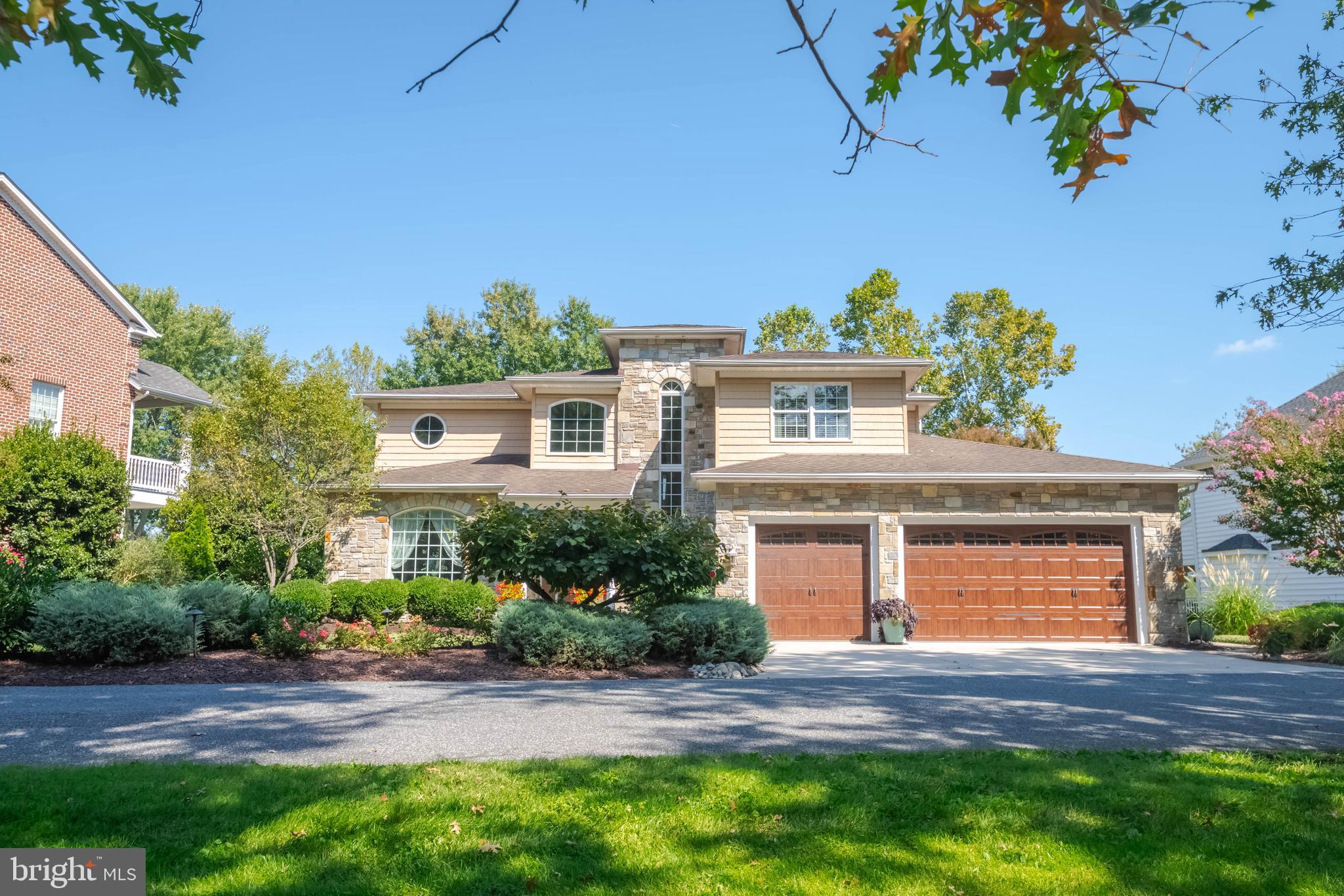 TAYLORS POINTE - Residential