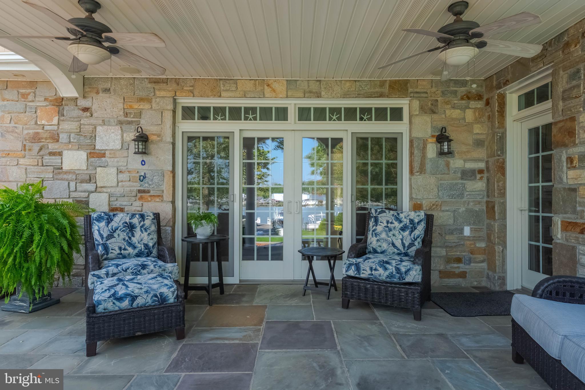 TAYLORS POINTE - Residential