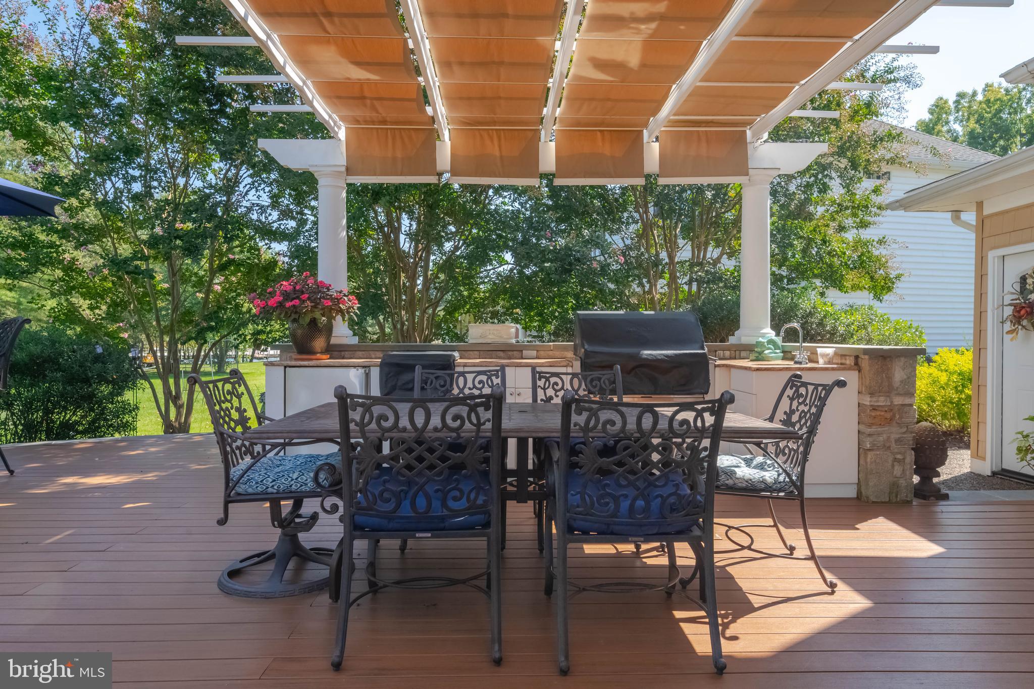 TAYLORS POINTE - Residential