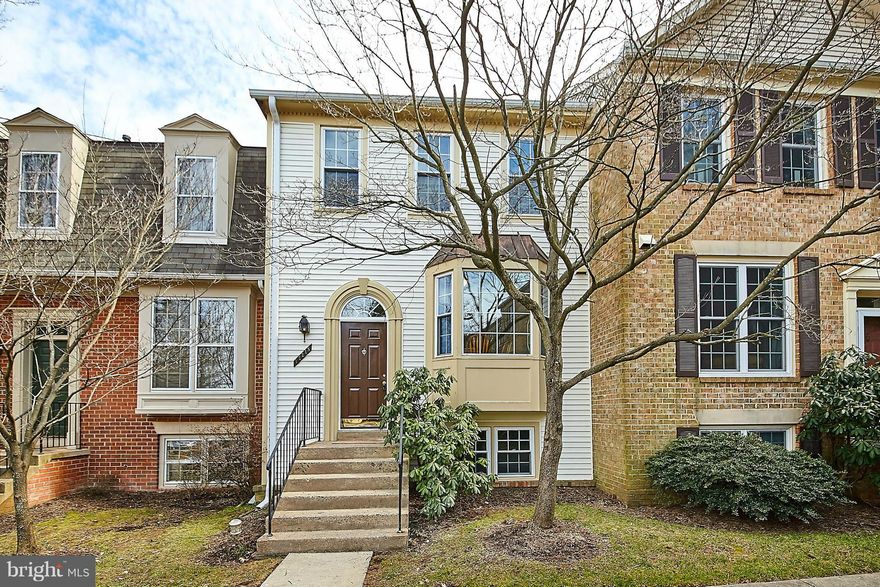 Minor Title issue resolved, Great Opportunity! Bright w/ 4 BRs, 3.5 Baths, 3 Finished Lvls: Eat-in Kitchen, Large Master Ste w/ Full Bath, Walk-out LL to Fenced Yard. Trex-type Deck. Freshly painted throughout. Brand new carpet & ceramic tile. Replacement, double-pane windows & vinyl siding. Great location: Close to 66, Ffx Co Pkwy, Rte 50, shopping & restaurants. Move-in ready! Assigned Parking.