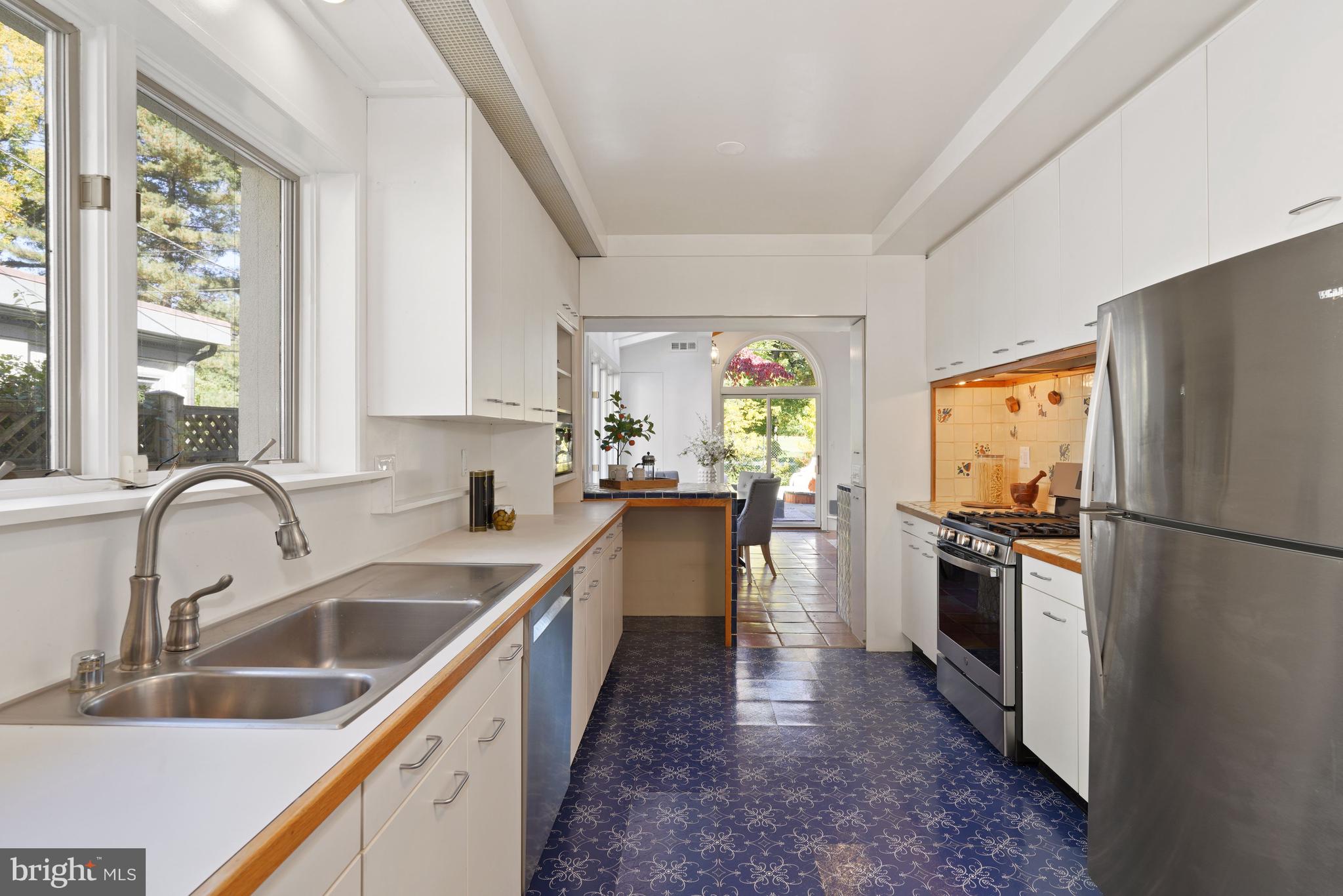 CHEVY CHASE VILLAGE - Residential