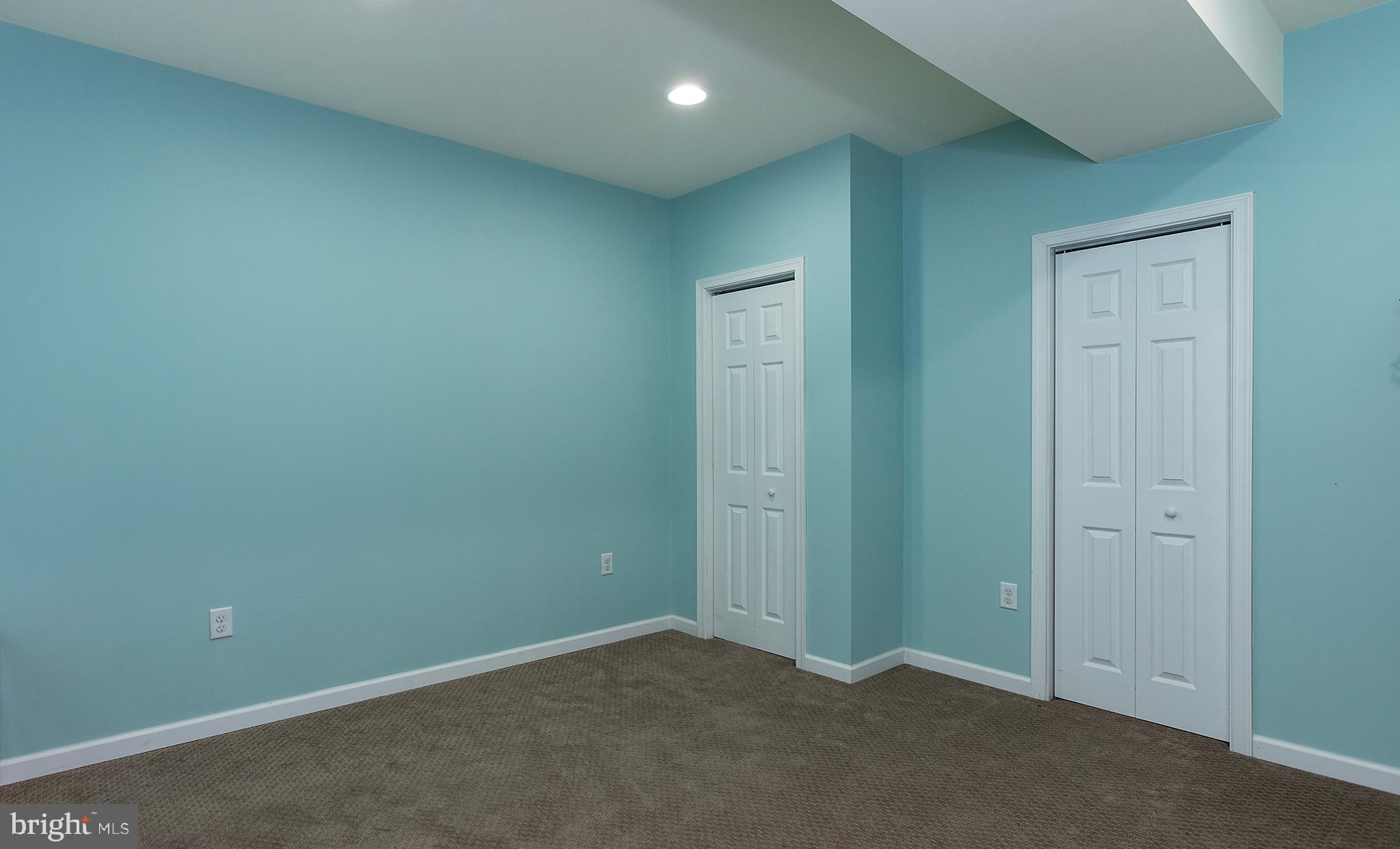 RIDGEWOOD - Residential