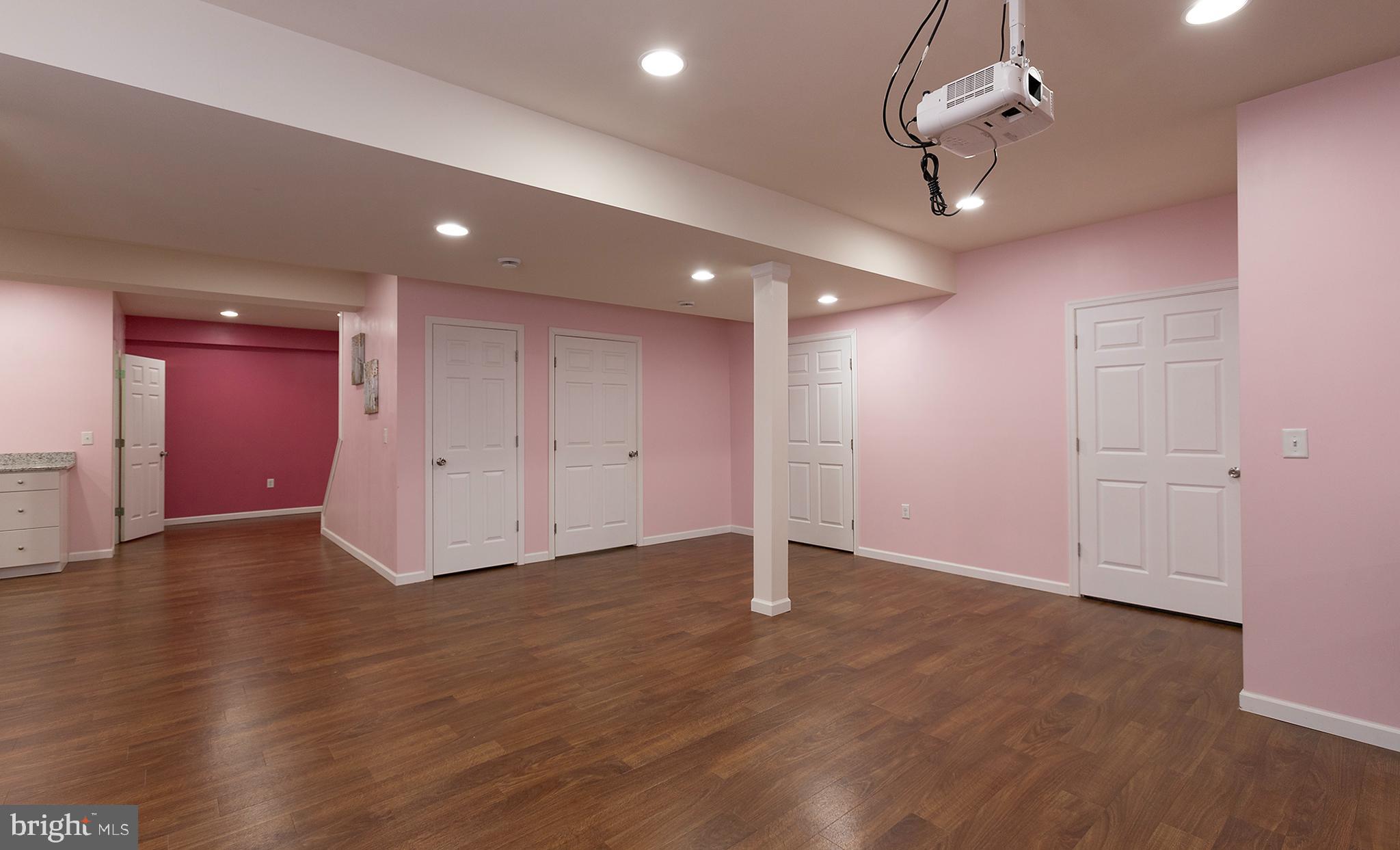 RIDGEWOOD - Residential