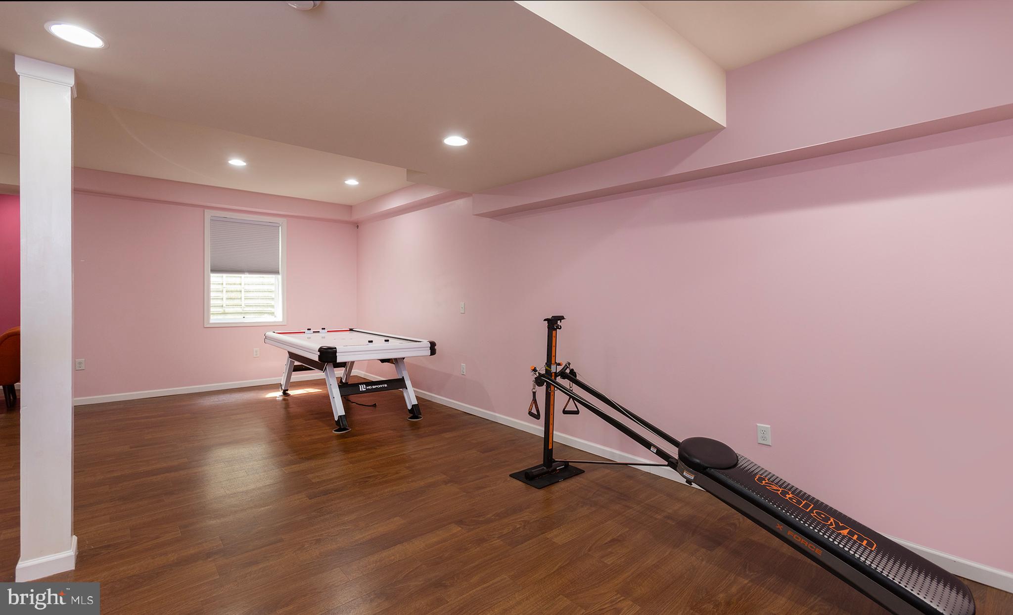 RIDGEWOOD - Residential