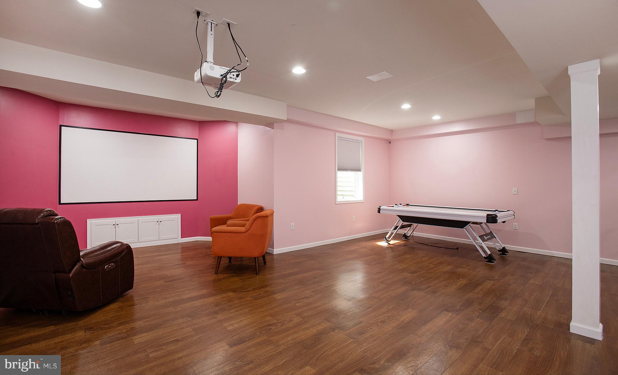 RIDGEWOOD - Residential