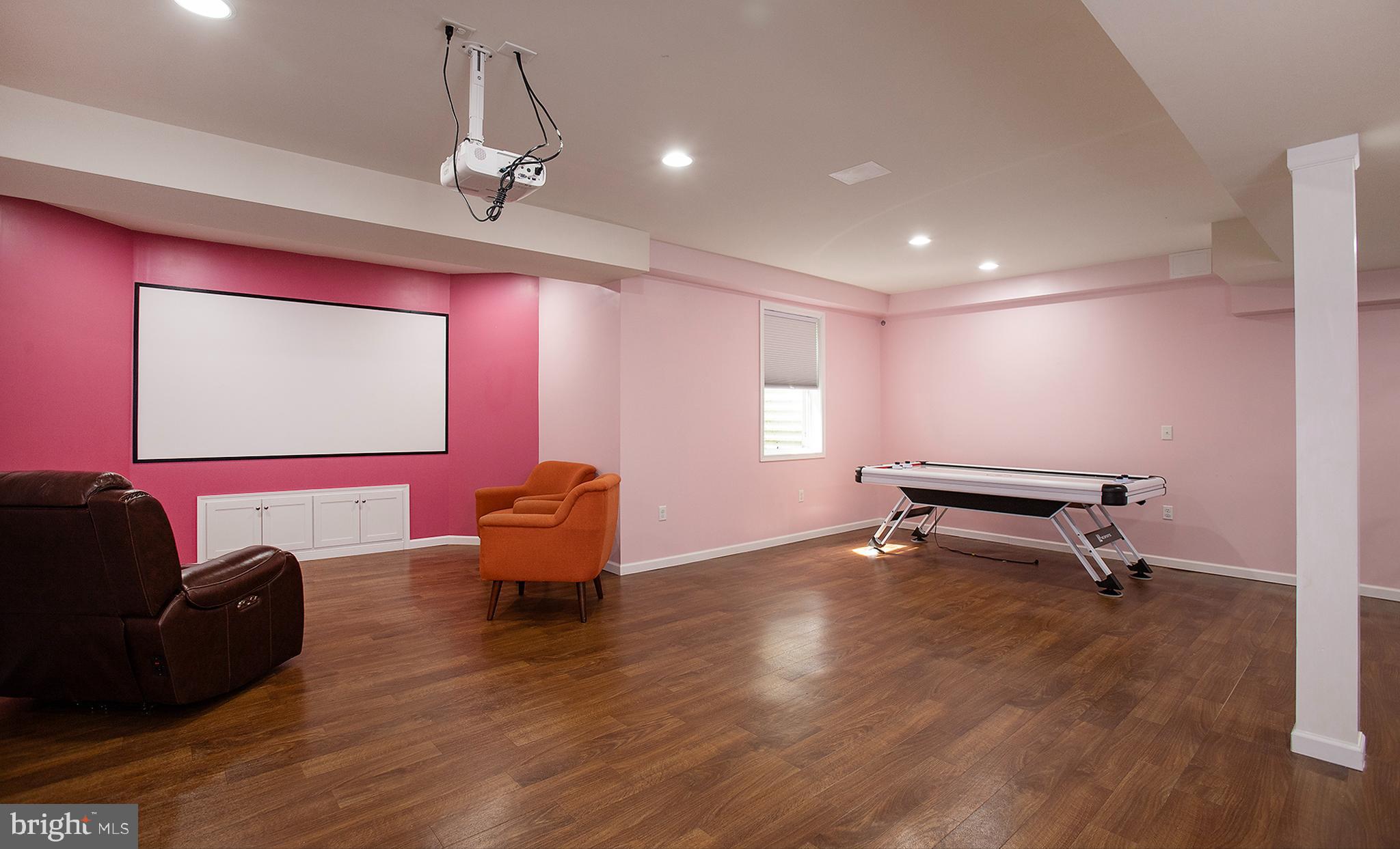 RIDGEWOOD - Residential