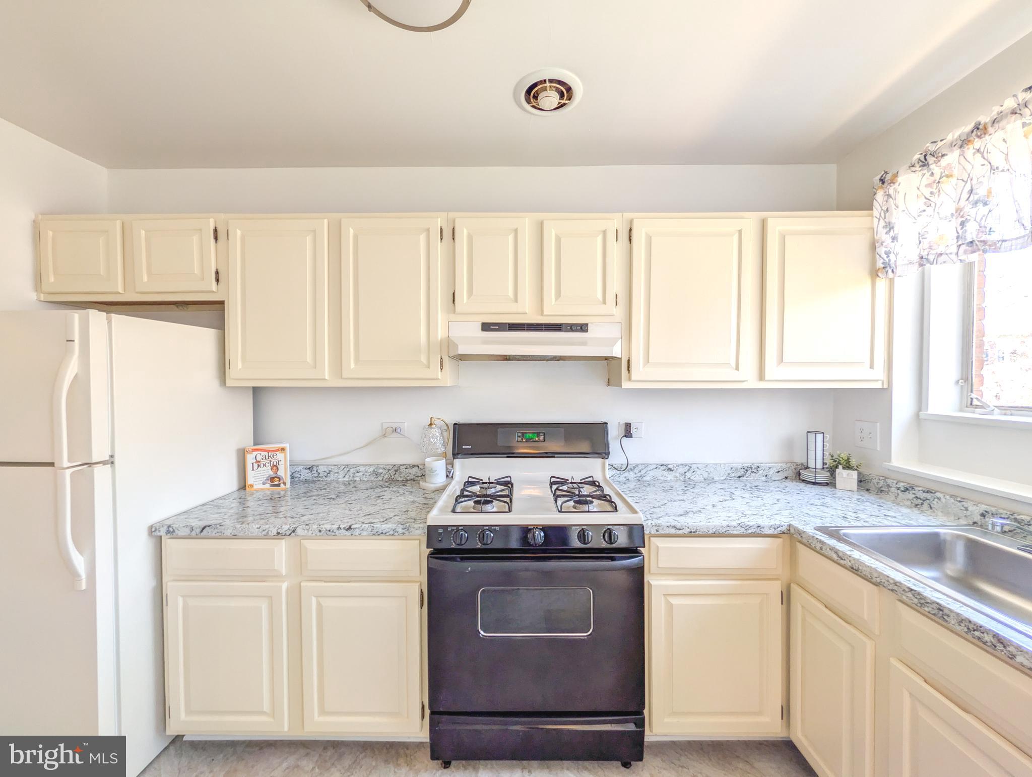 10500 MONTROSE AVENUE 203