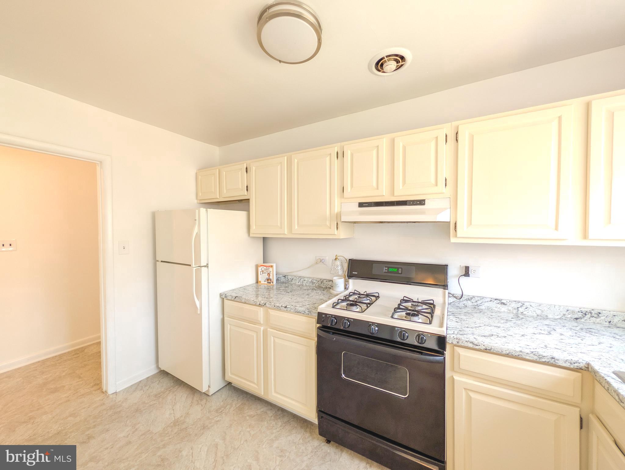 10500 MONTROSE AVENUE 203