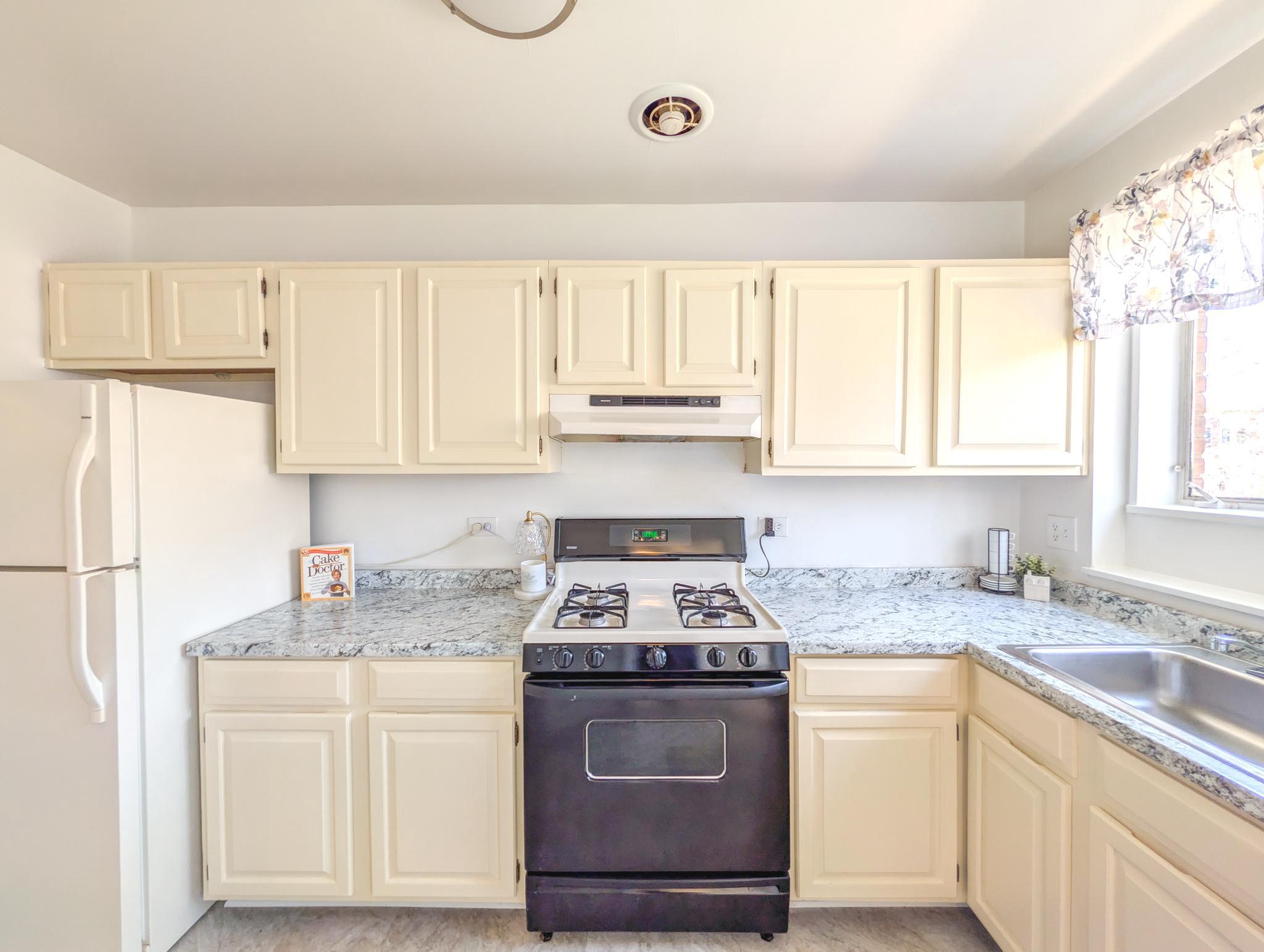 PARKSIDE CONDOMINIUMS - Residential