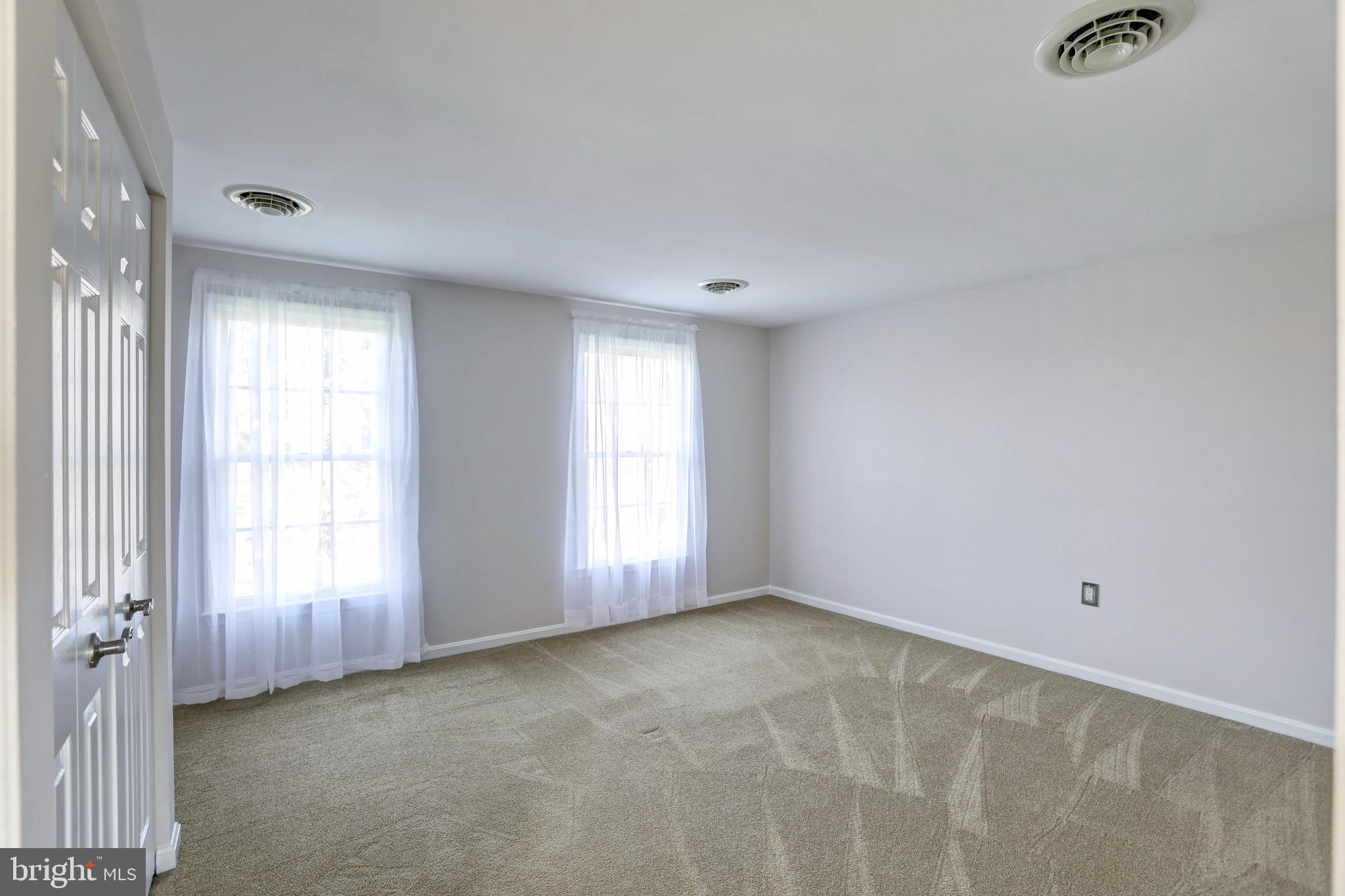 STEEPLE CHASE - Residential