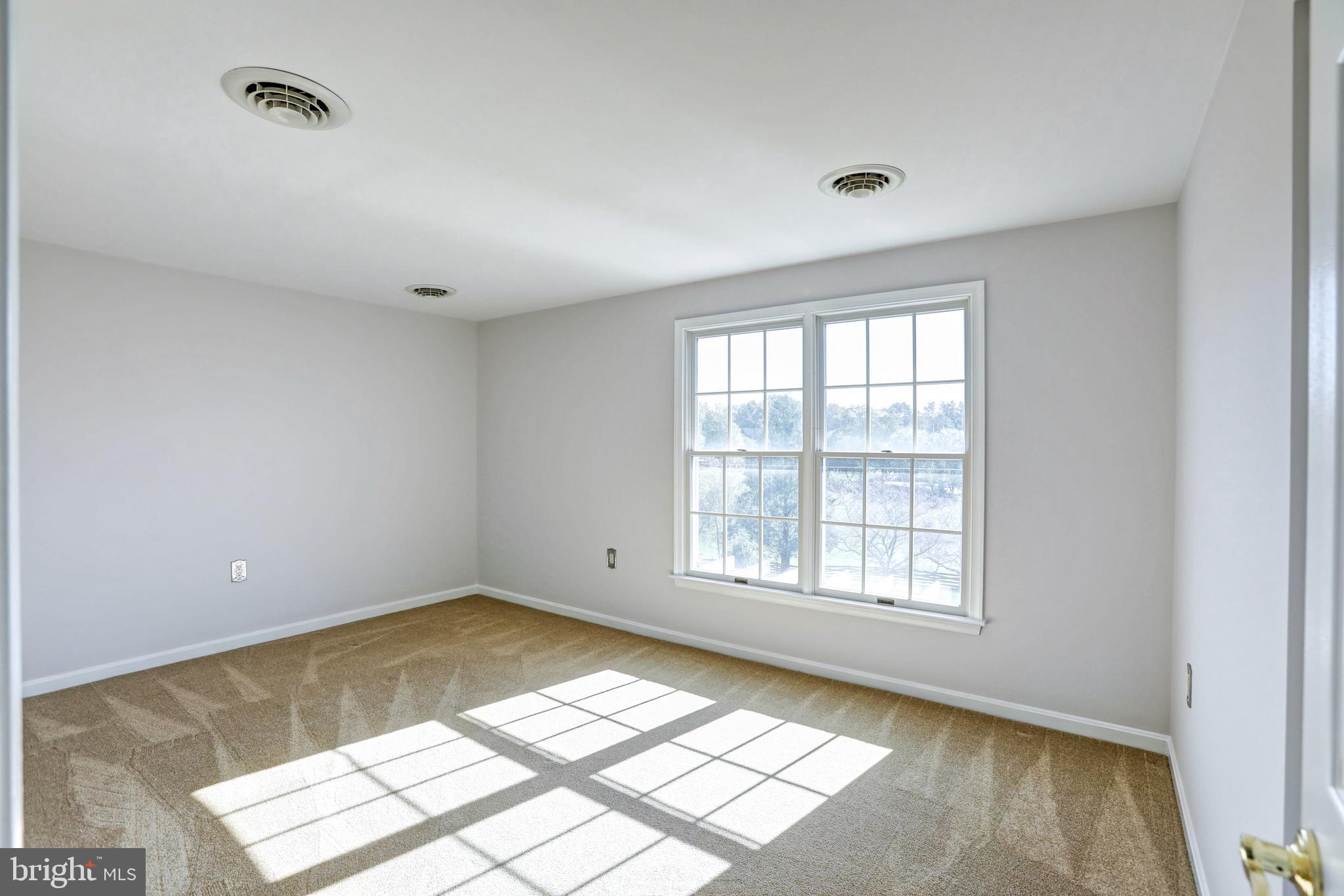 STEEPLE CHASE - Residential