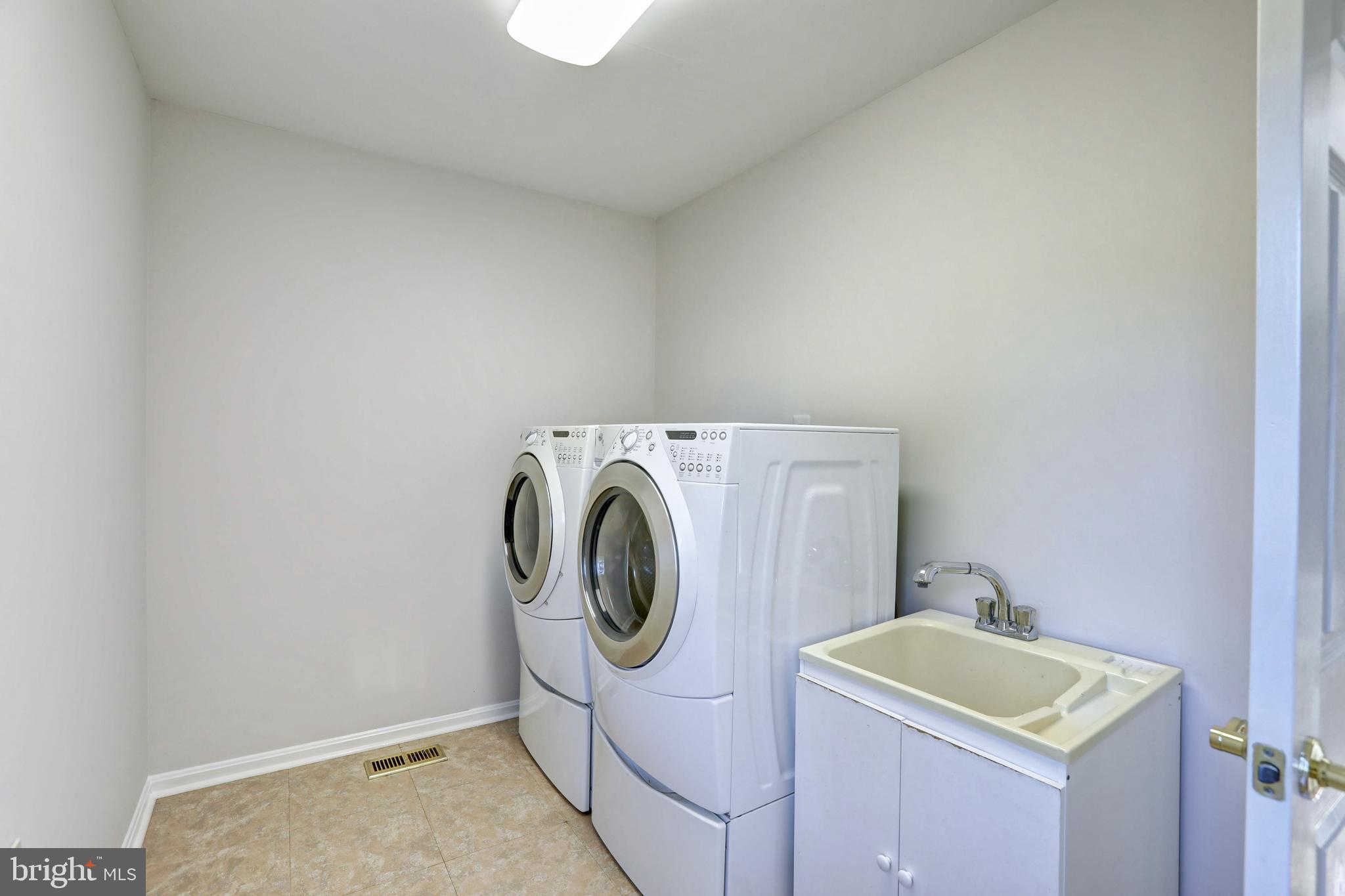 STEEPLE CHASE - Residential