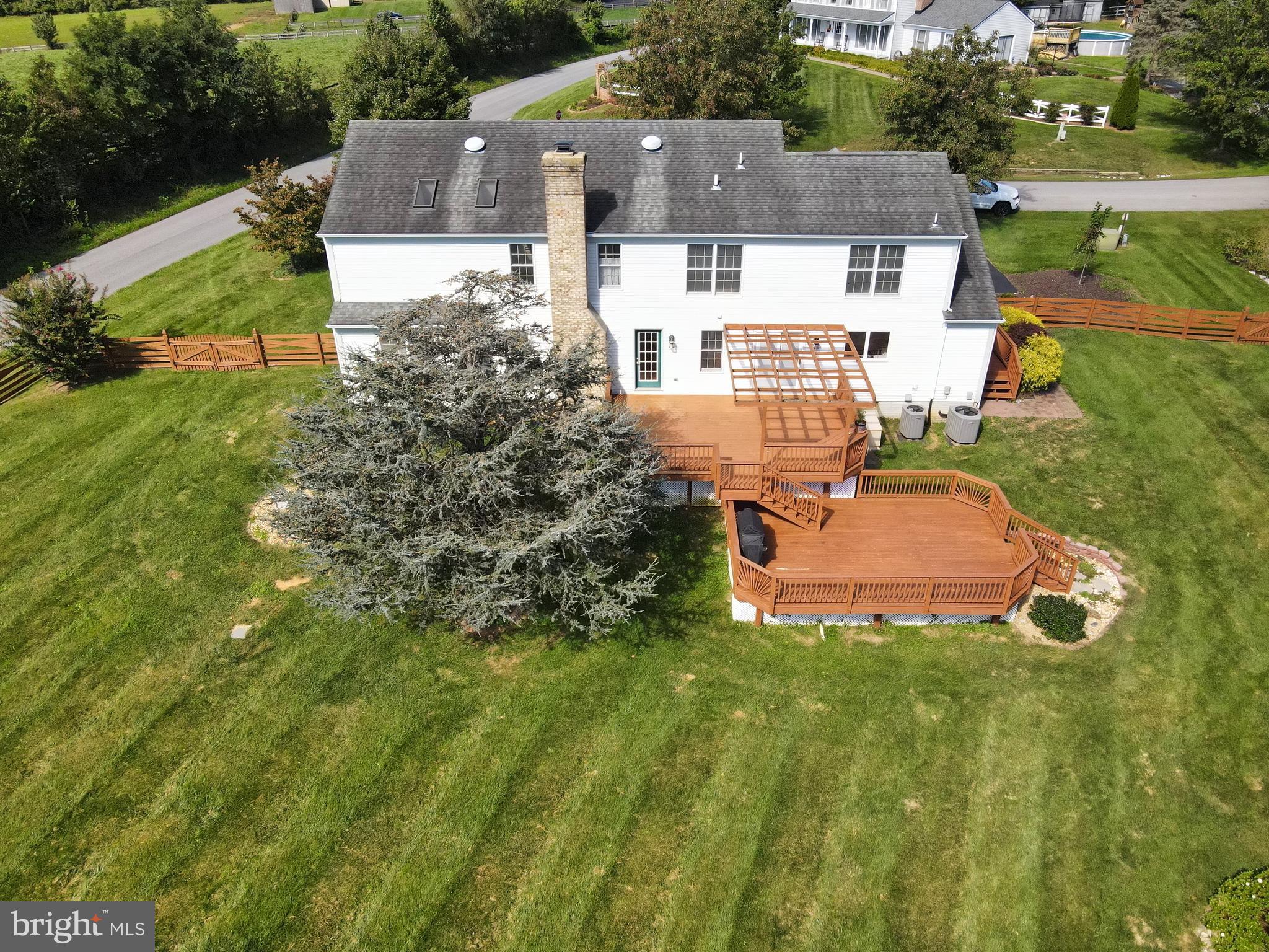 STEEPLE CHASE - Residential