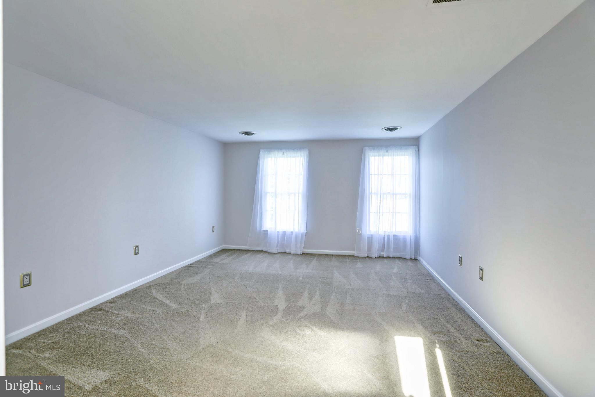 STEEPLE CHASE - Residential