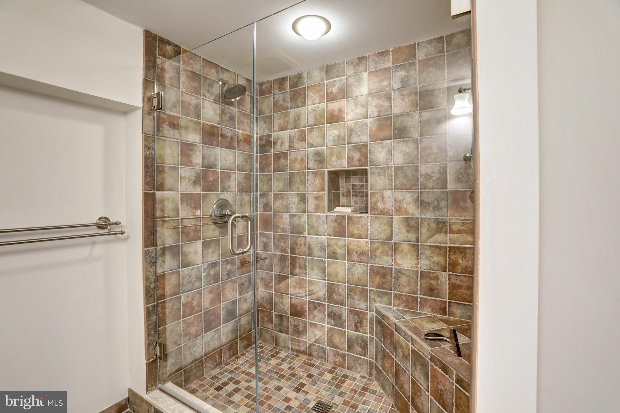 STEEPLE CHASE - Residential