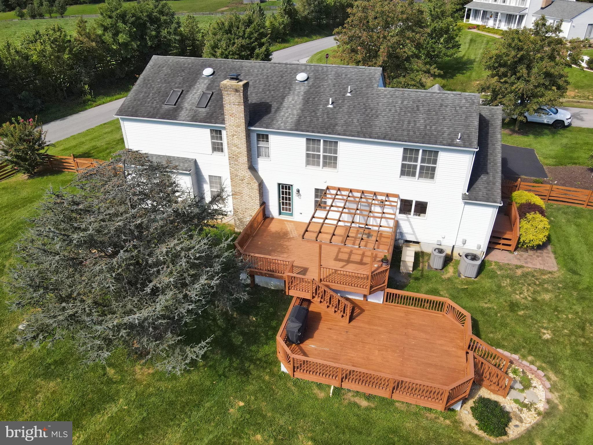 STEEPLE CHASE - Residential