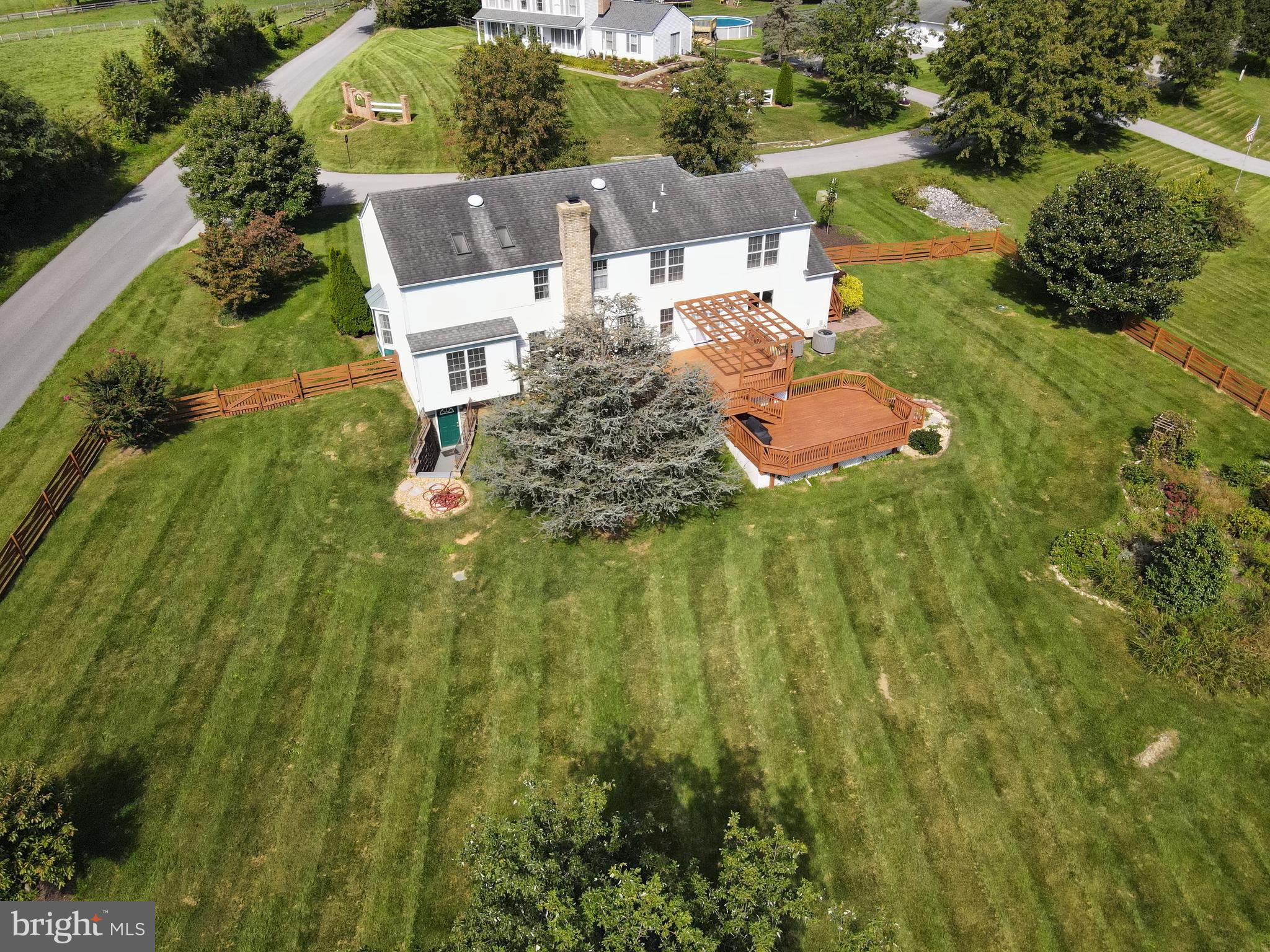 STEEPLE CHASE - Residential