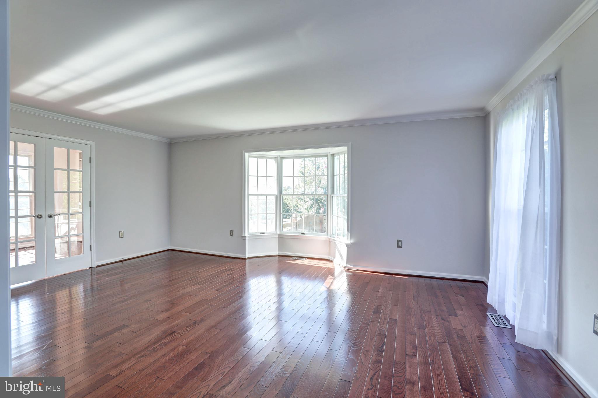 STEEPLE CHASE - Residential