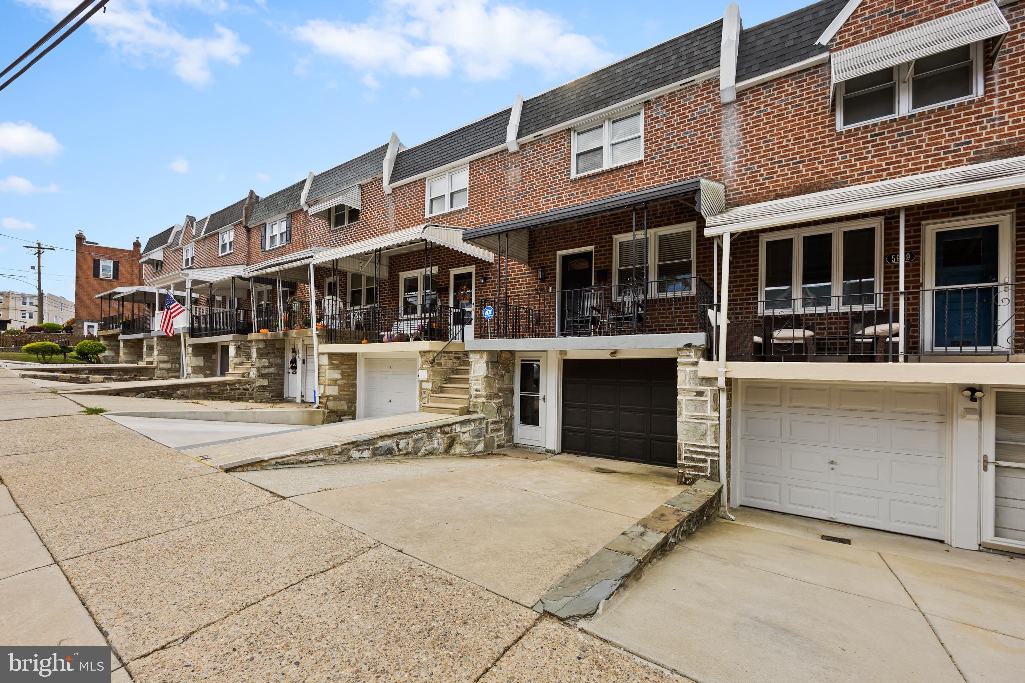 ROXBOROUGH - Residential