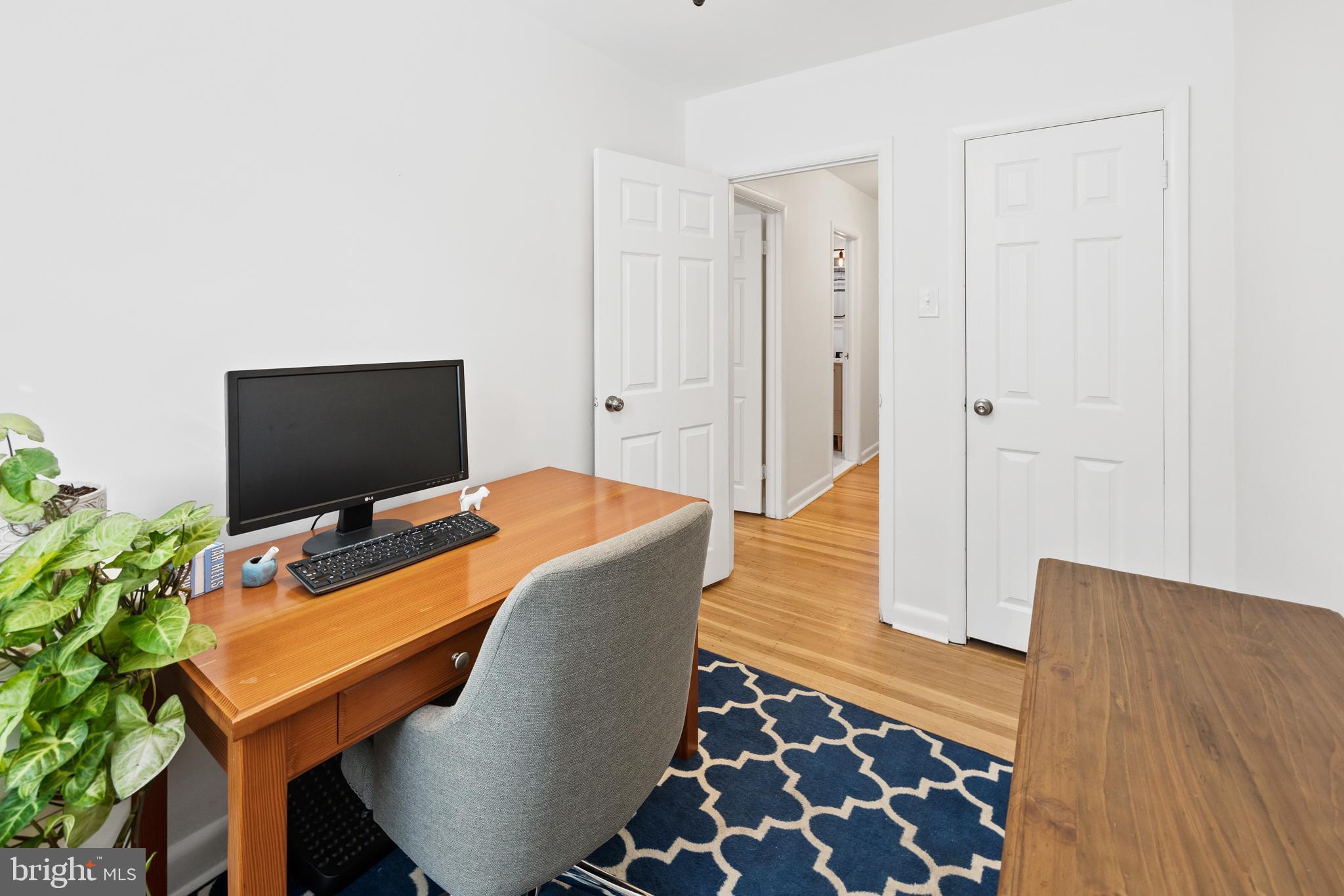 ROXBOROUGH - Residential
