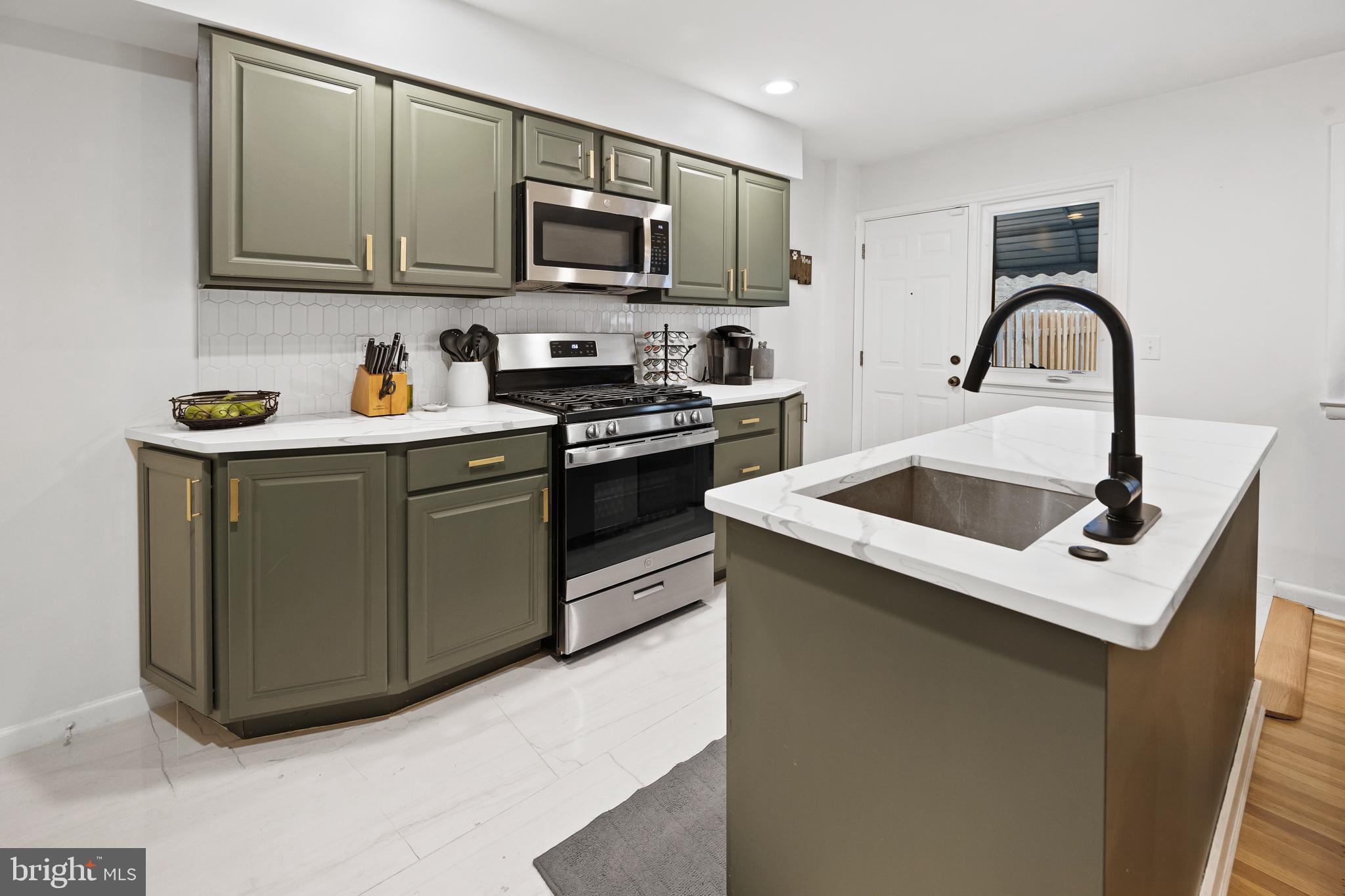 ROXBOROUGH - Residential