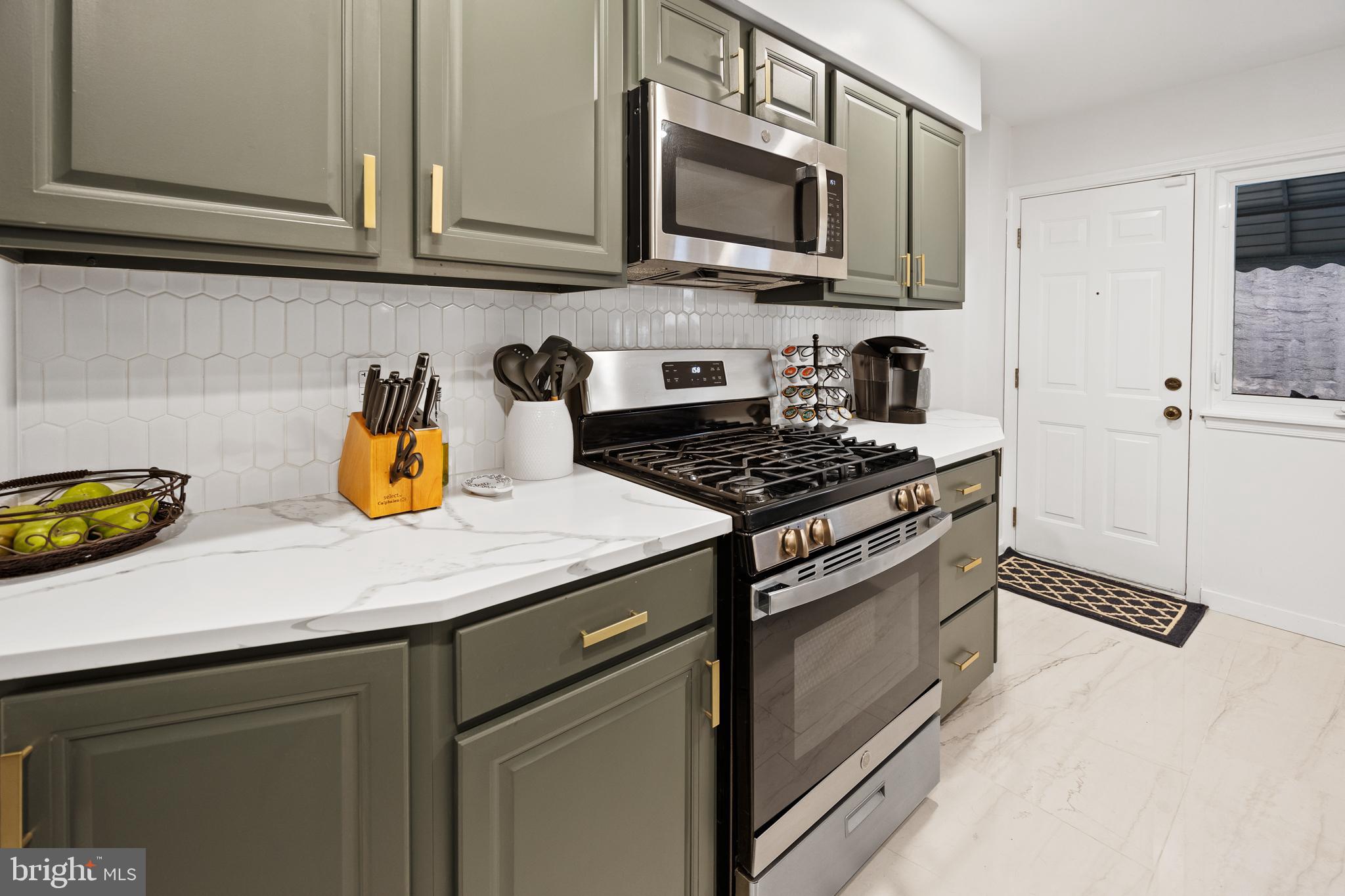 ROXBOROUGH - Residential