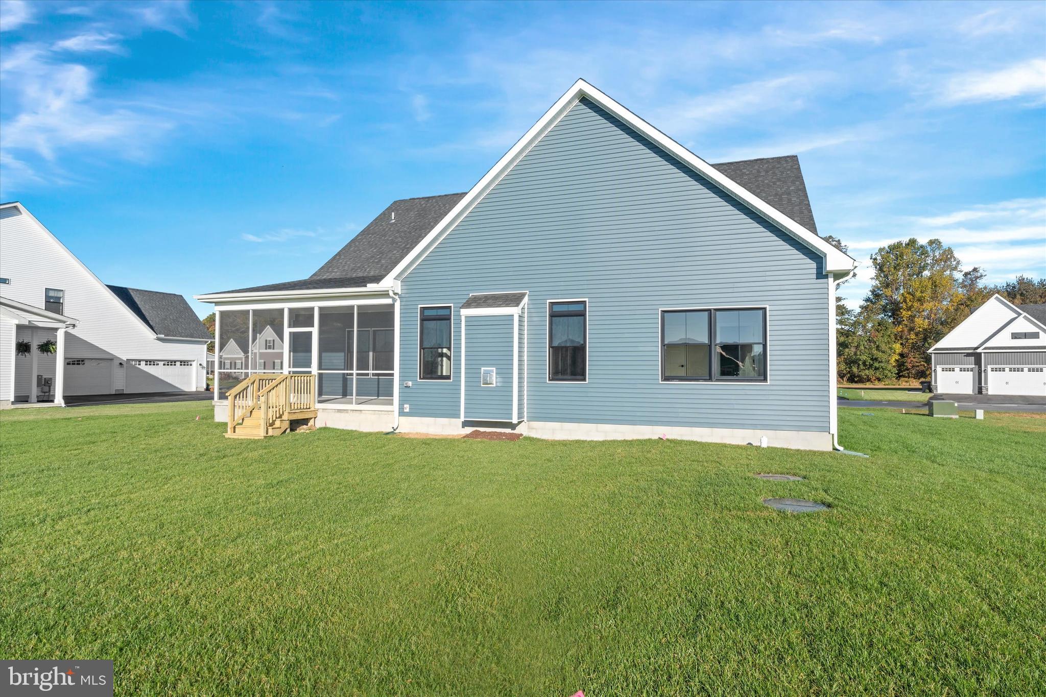 CAPTAINS WAY - Residential