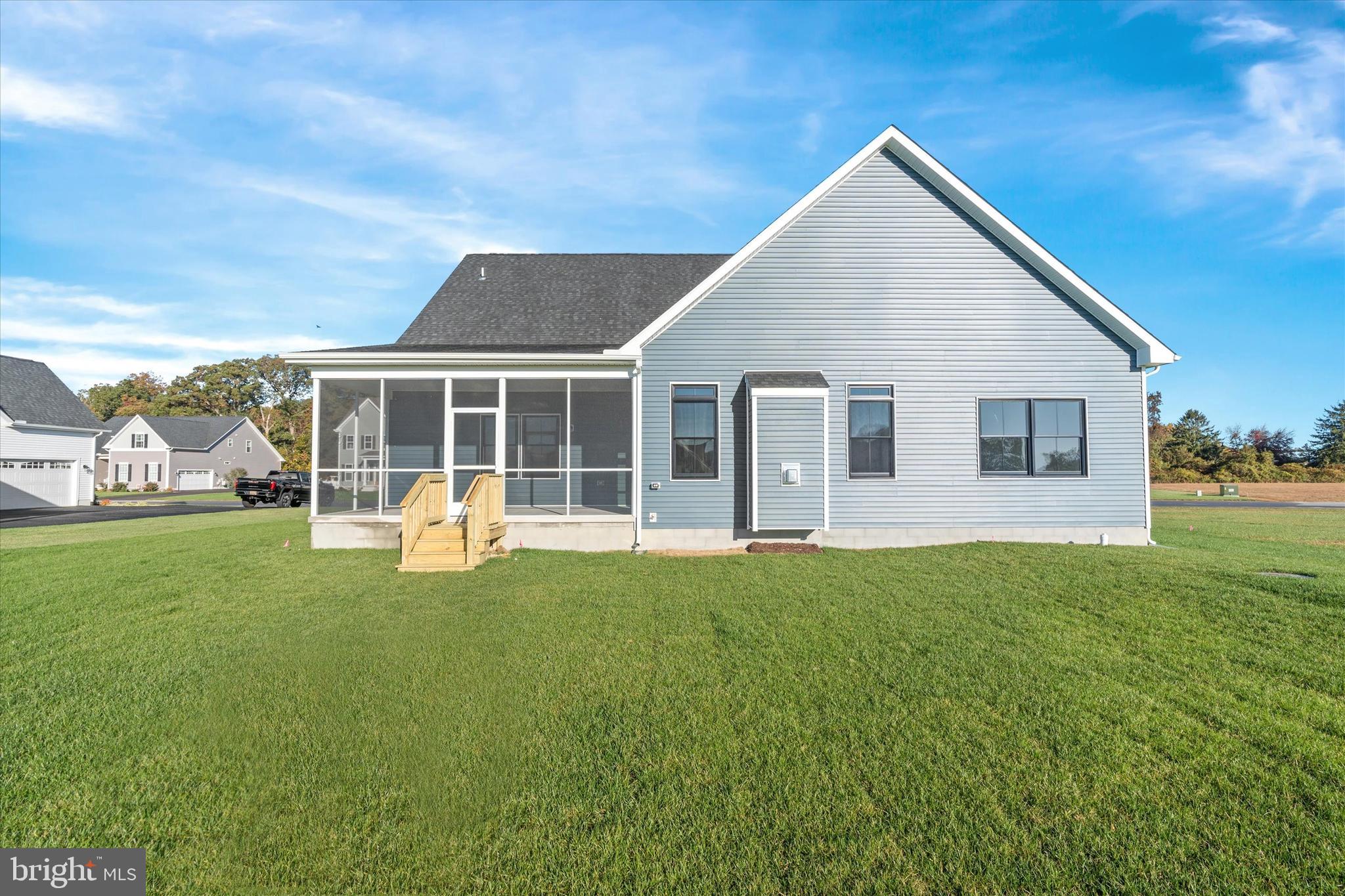 CAPTAINS WAY - Residential