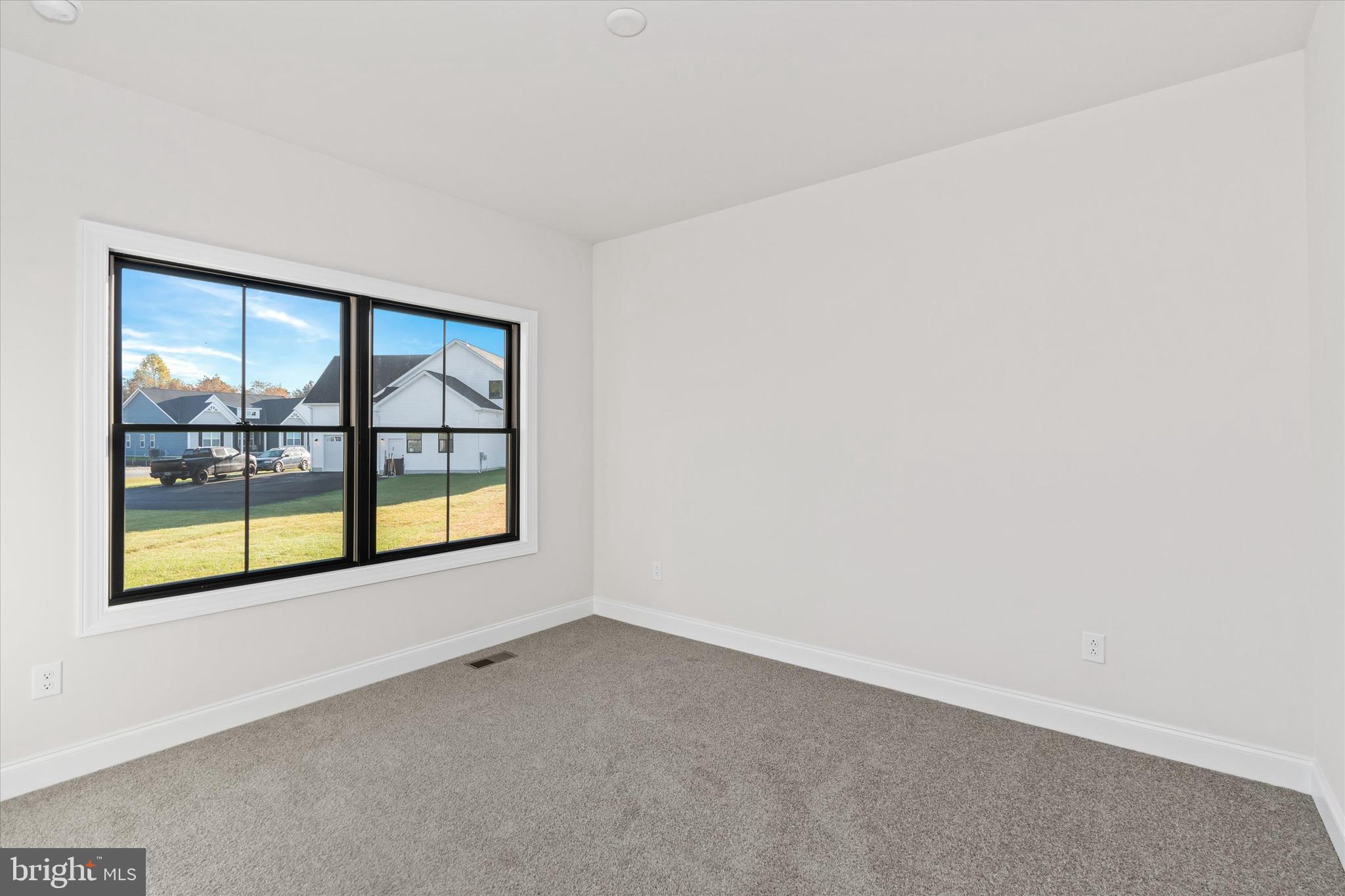 CAPTAINS WAY - Residential