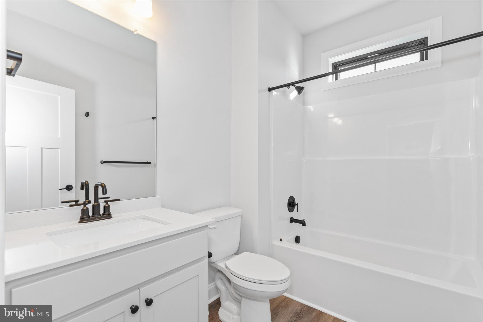 CAPTAINS WAY - Residential