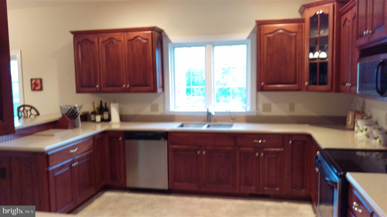 HILLCREST FARMS WEST - Residential