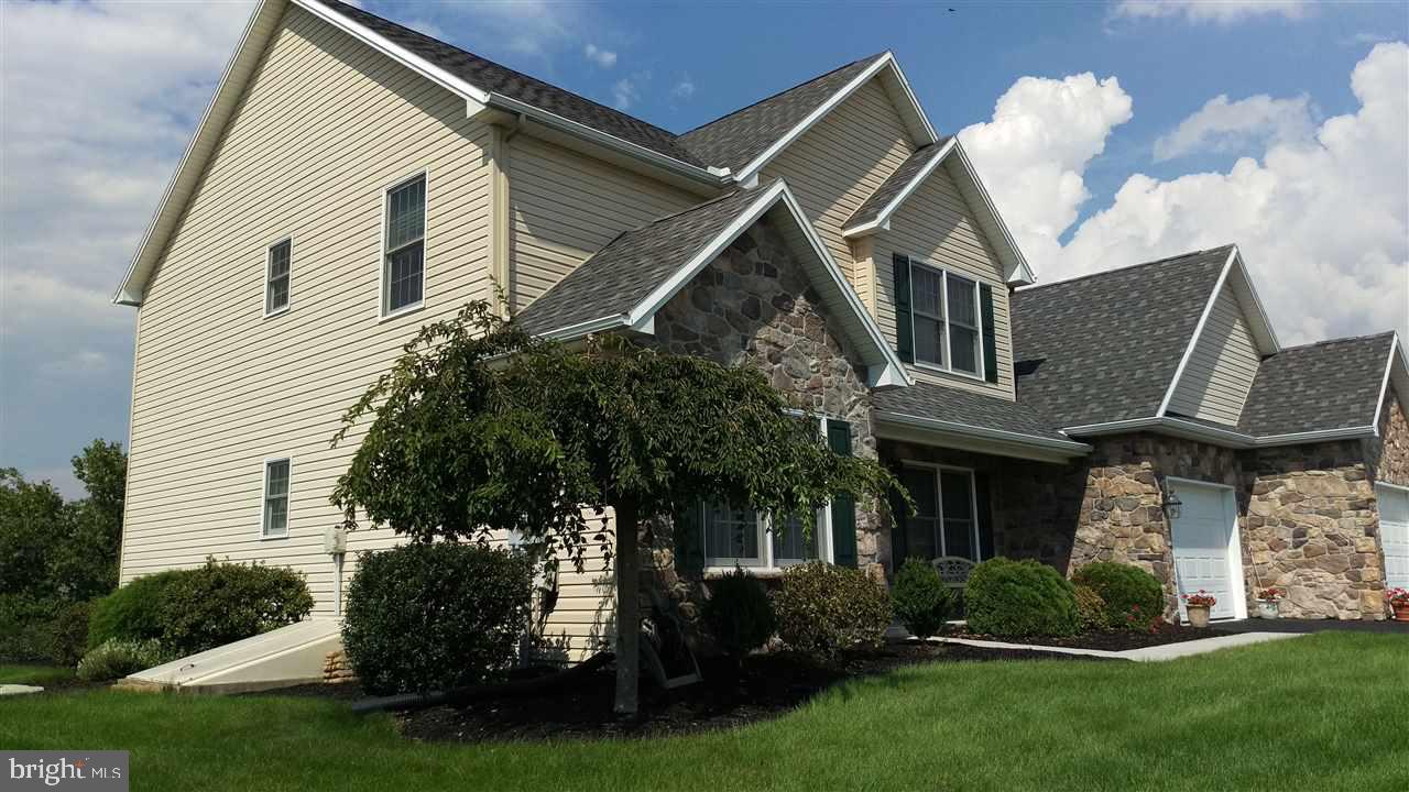 HILLCREST FARMS WEST - Residential