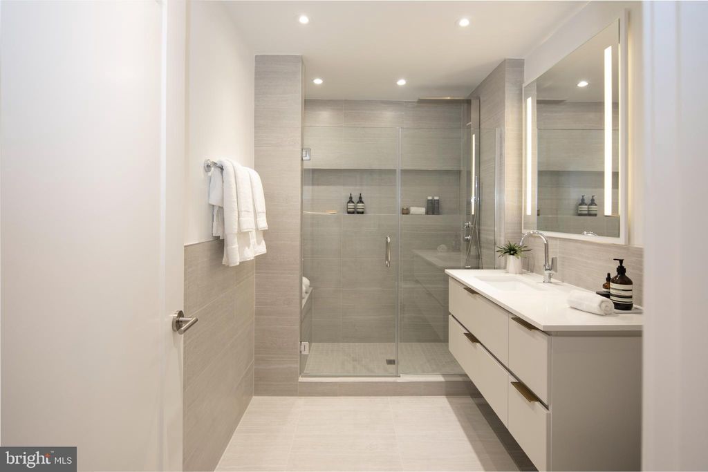 Photo of 900 N 9th St #B, PHILADELPHIA, PA 19123 (MLS # PAPH2594158)