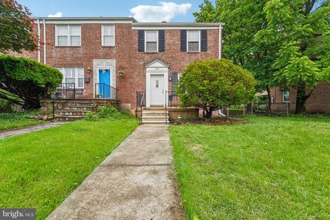 Townhouse For Sale - 5512 Medwick Garth<br/> BALTIMORE, MD 21228