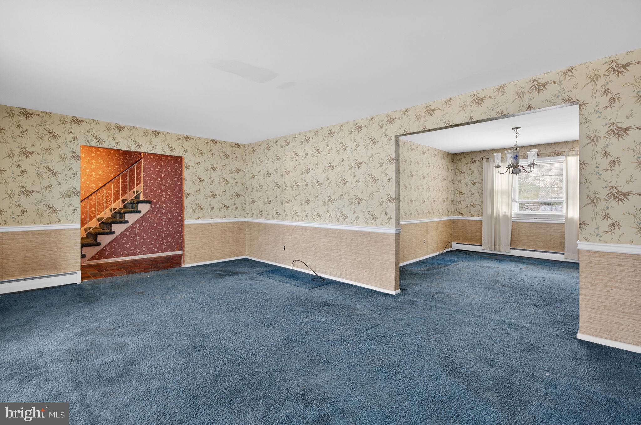 VILLAGE GREEN - Residential