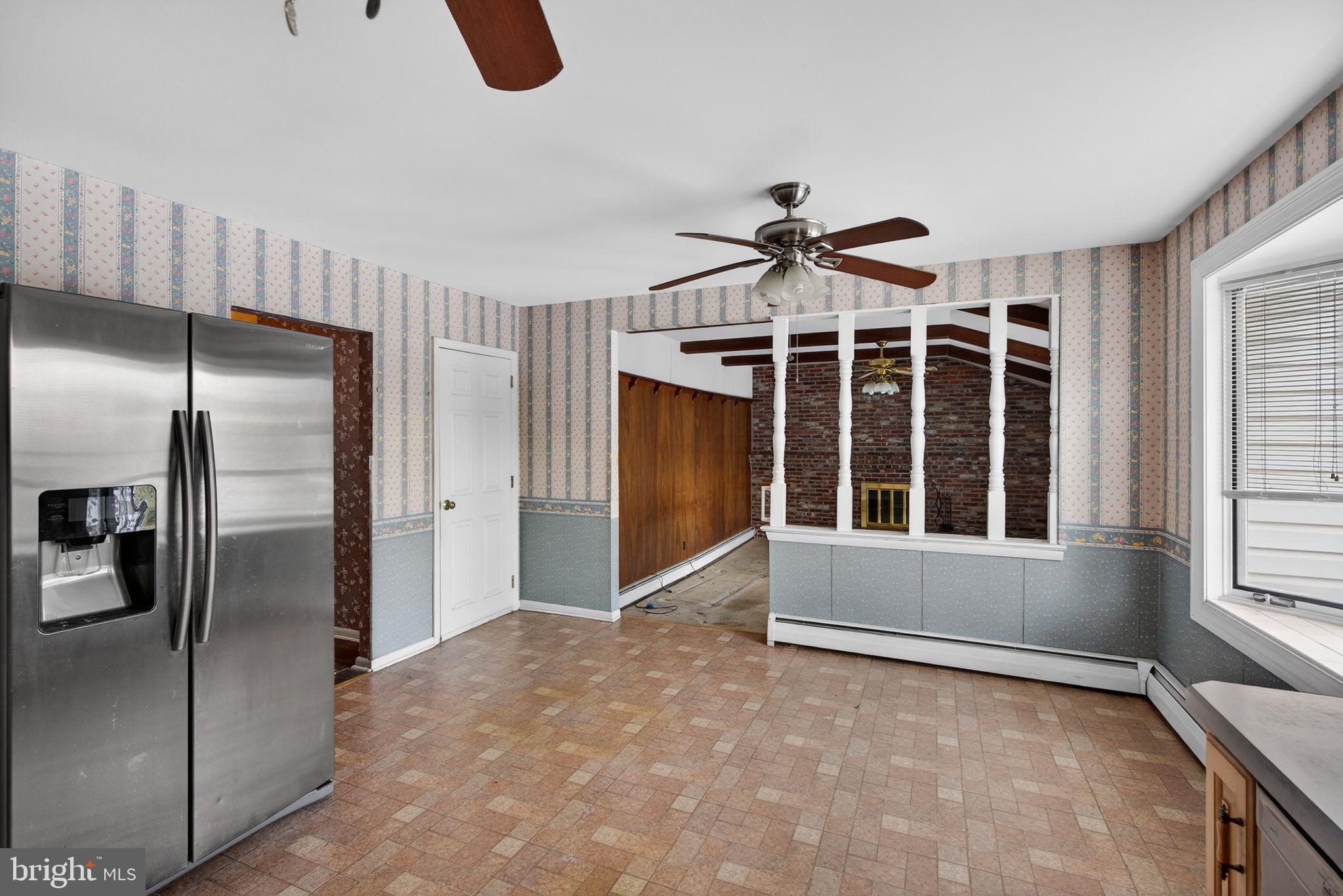 VILLAGE GREEN - Residential