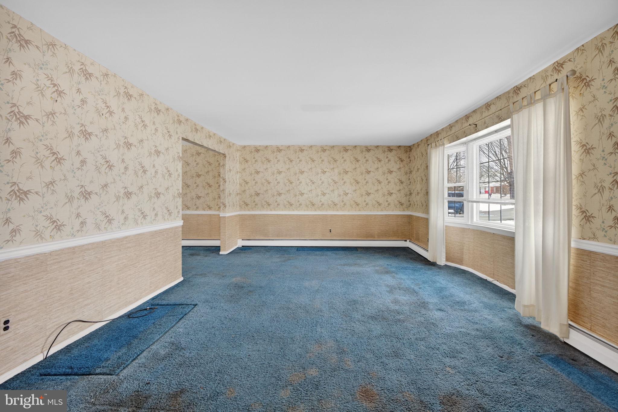 VILLAGE GREEN - Residential