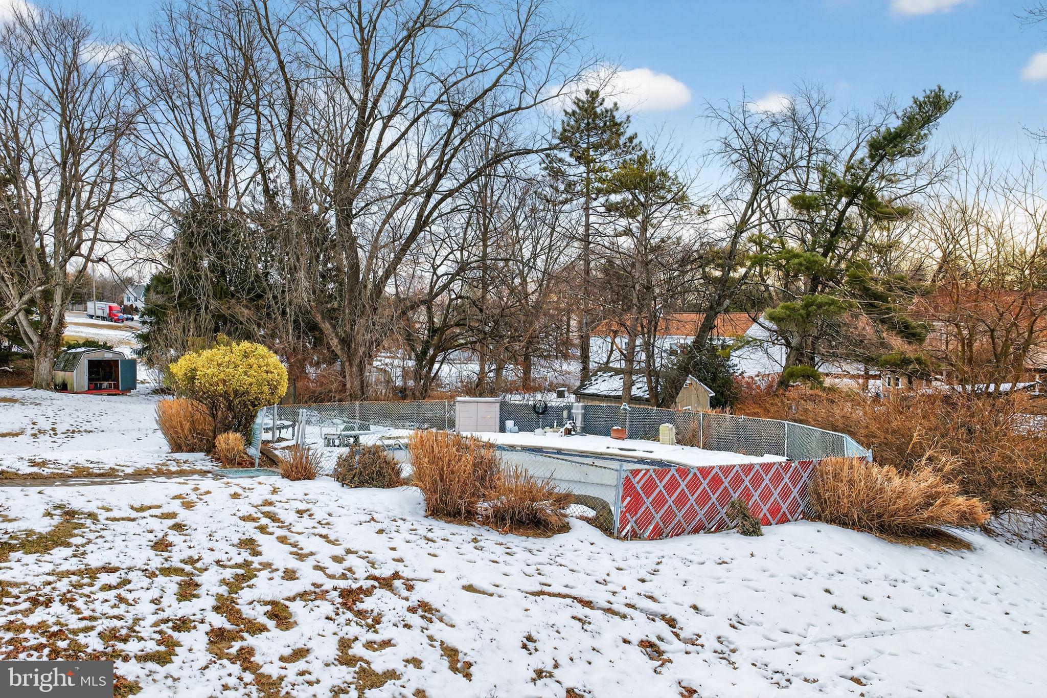 VILLAGE GREEN - Residential