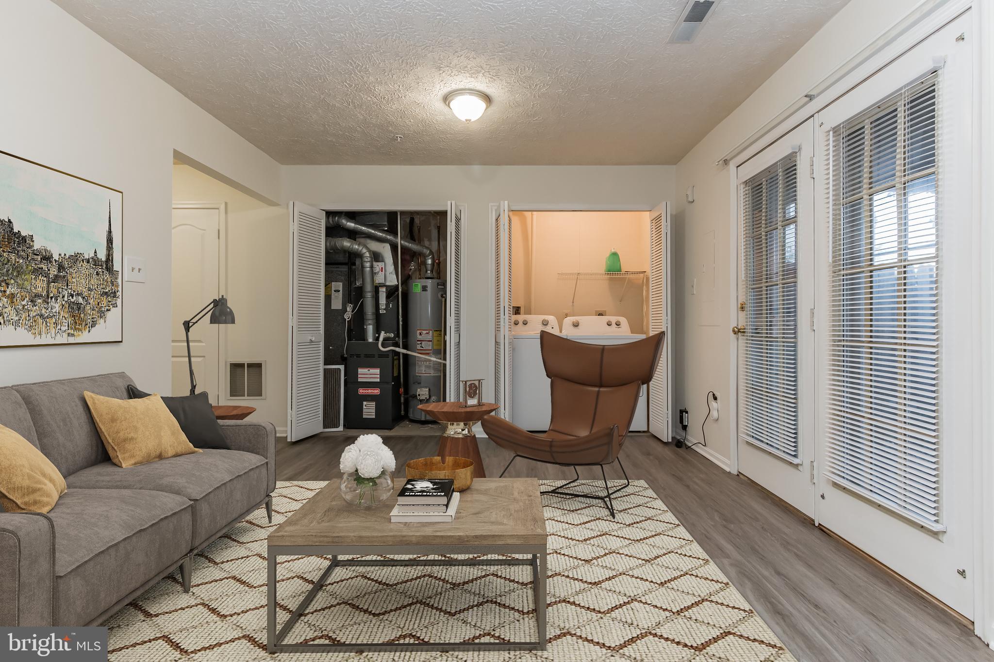 LAKE LARGO - Residential Lease