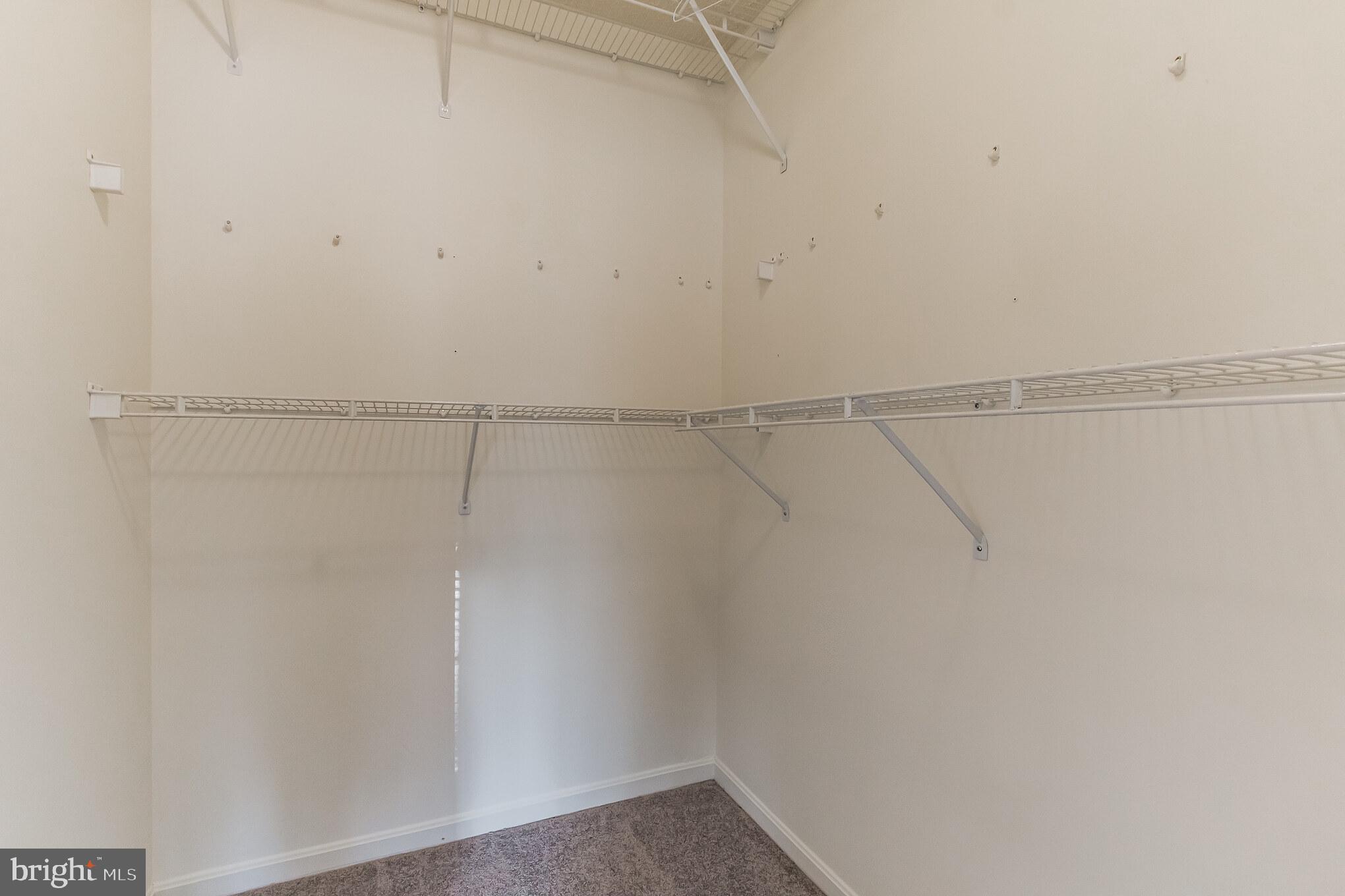 LAKE LARGO - Residential Lease