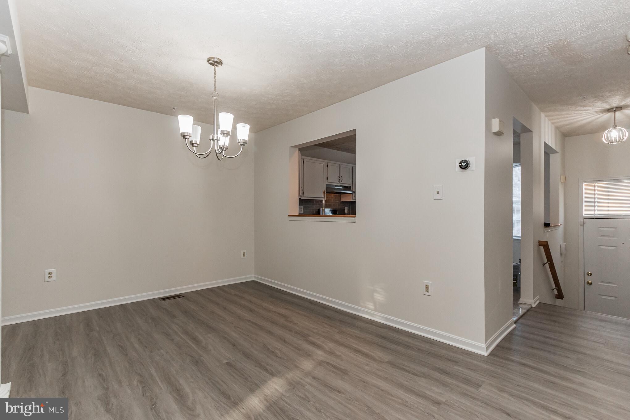 LAKE LARGO - Residential Lease