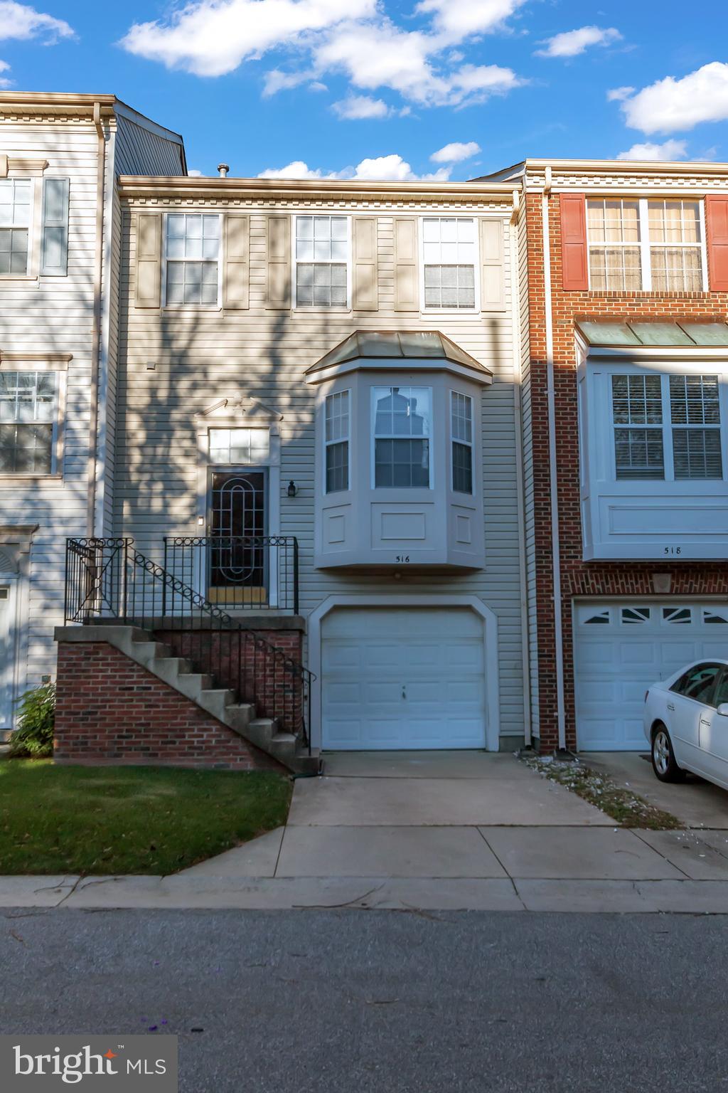 LAKE LARGO - Residential Lease