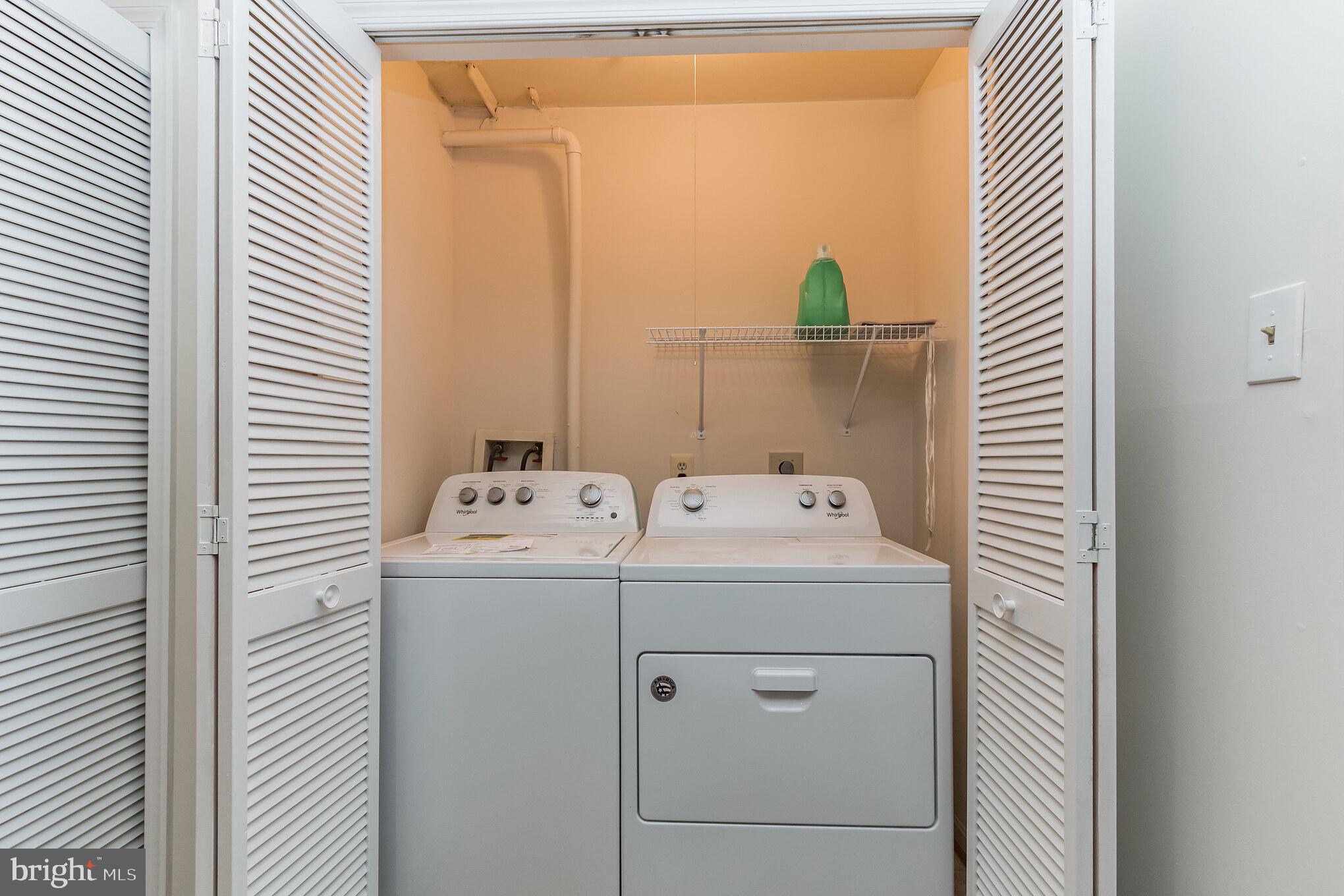 LAKE LARGO - Residential Lease