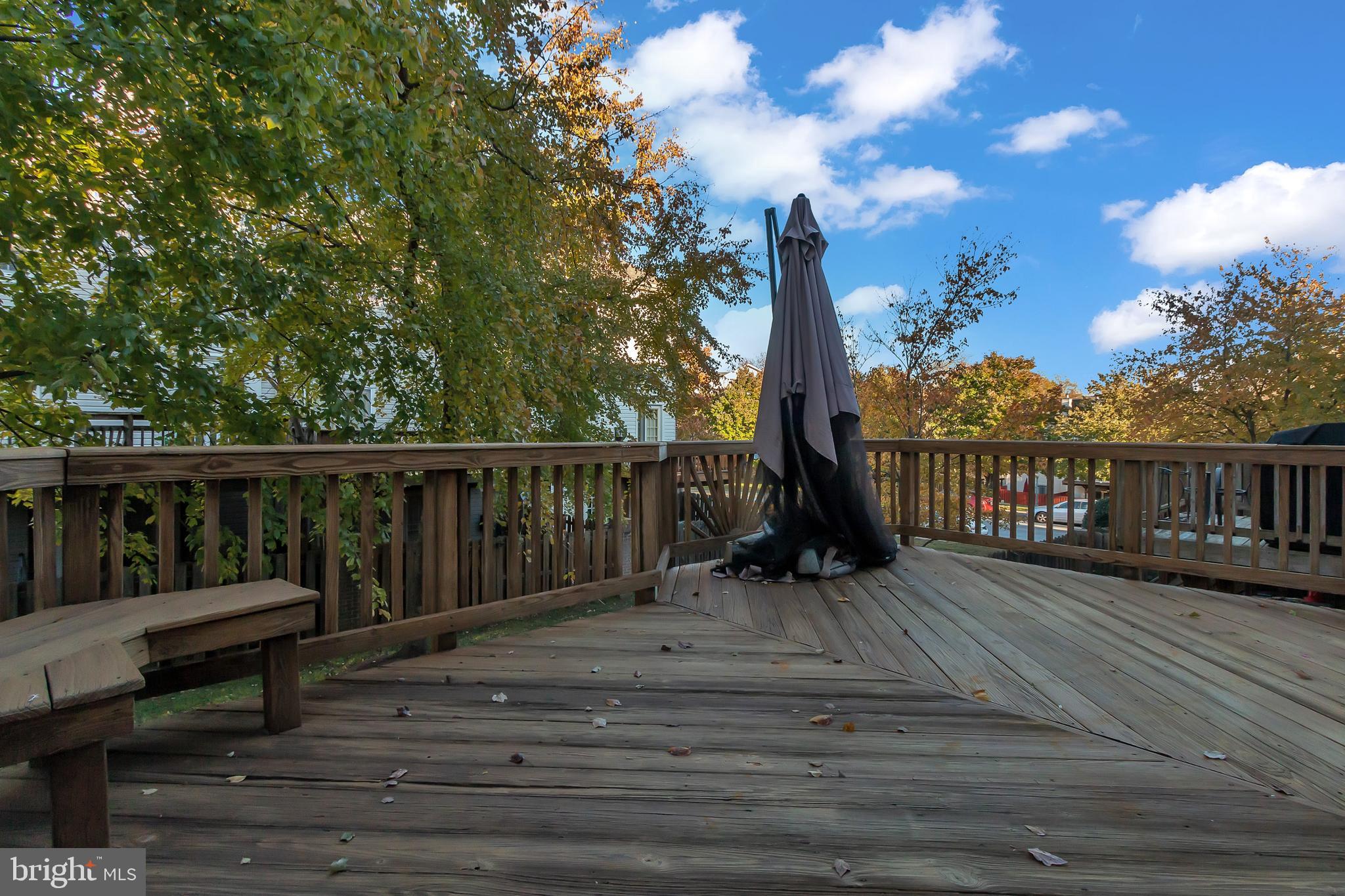 LAKE LARGO - Residential Lease