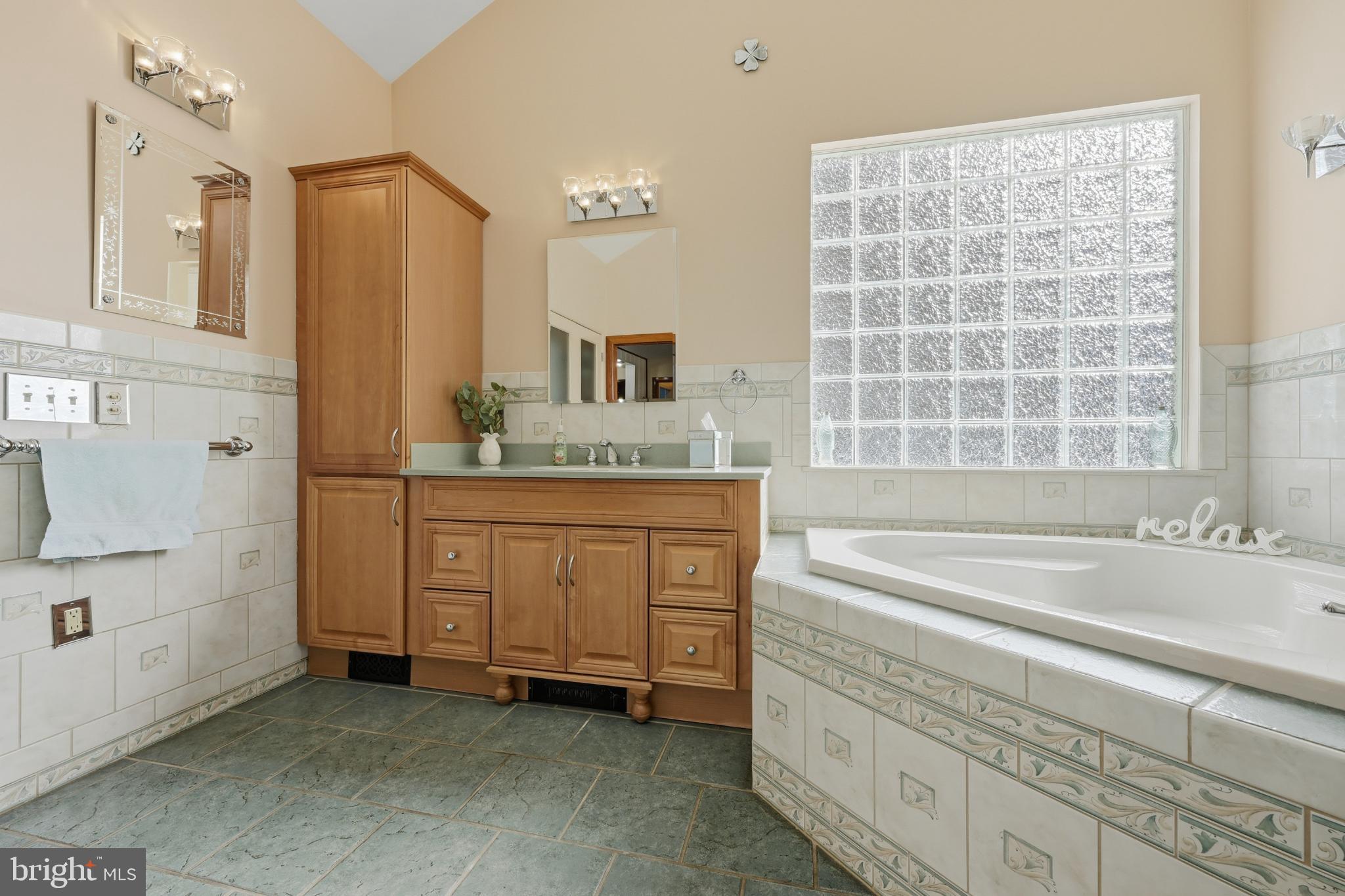 UPPER MAGOTHY BEACH - Residential