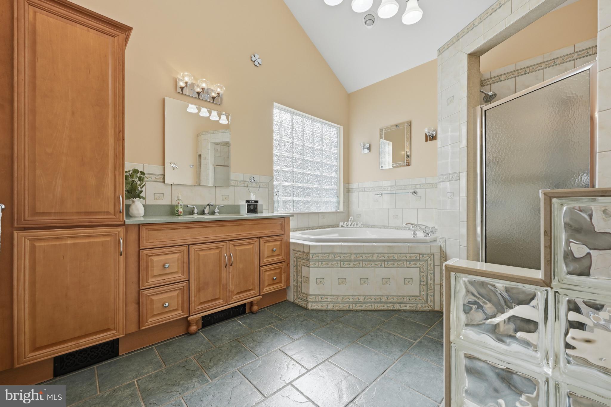 UPPER MAGOTHY BEACH - Residential