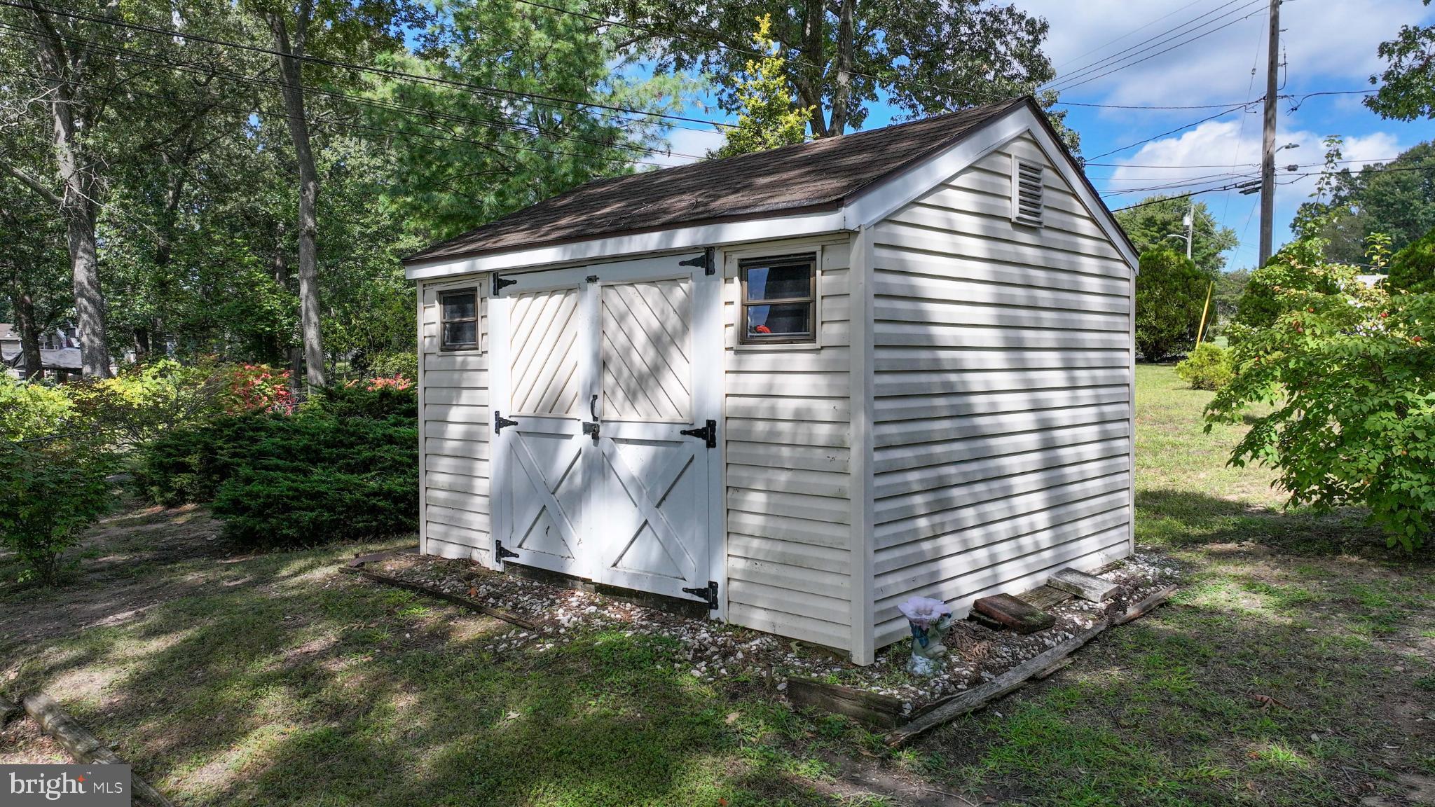 UPPER MAGOTHY BEACH - Residential