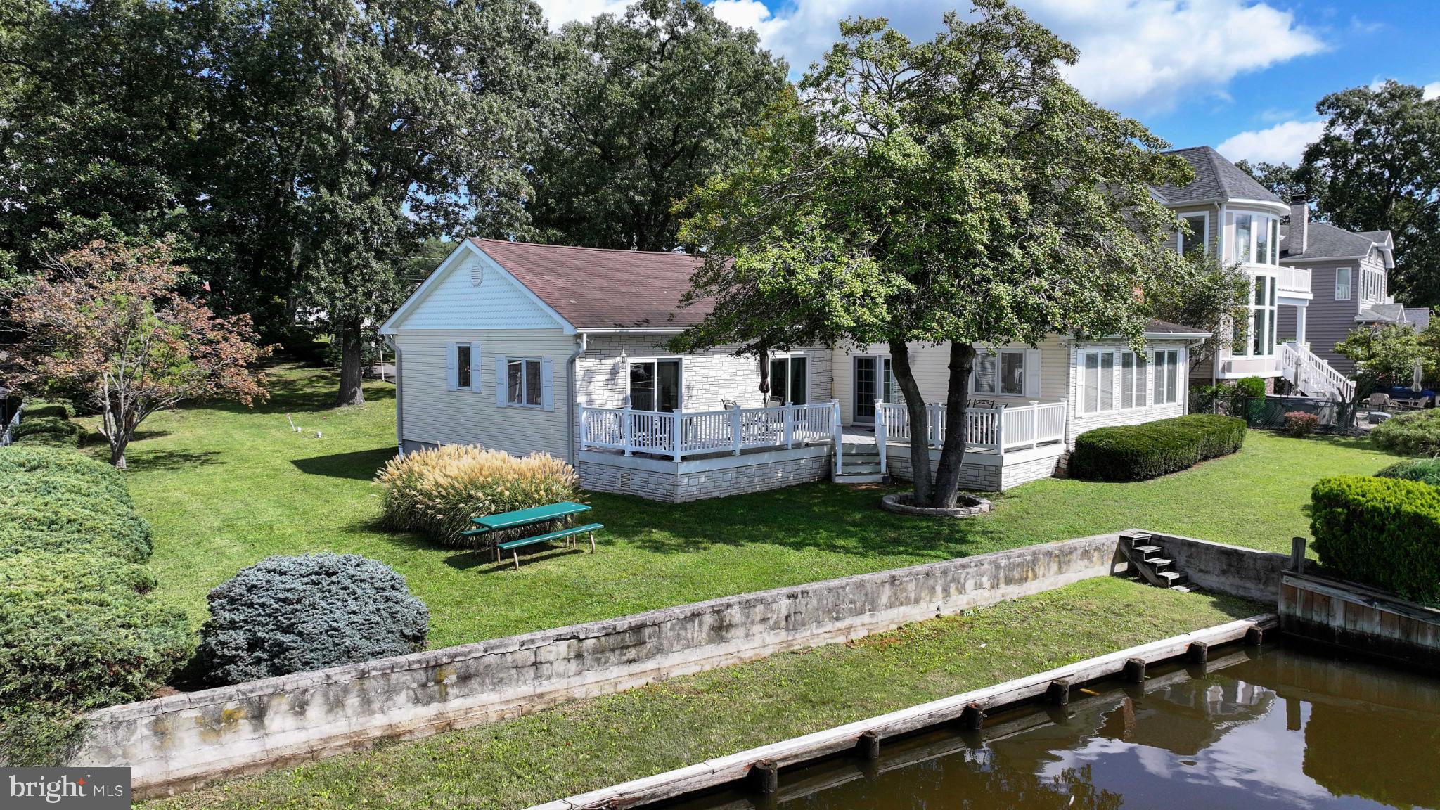UPPER MAGOTHY BEACH - Residential