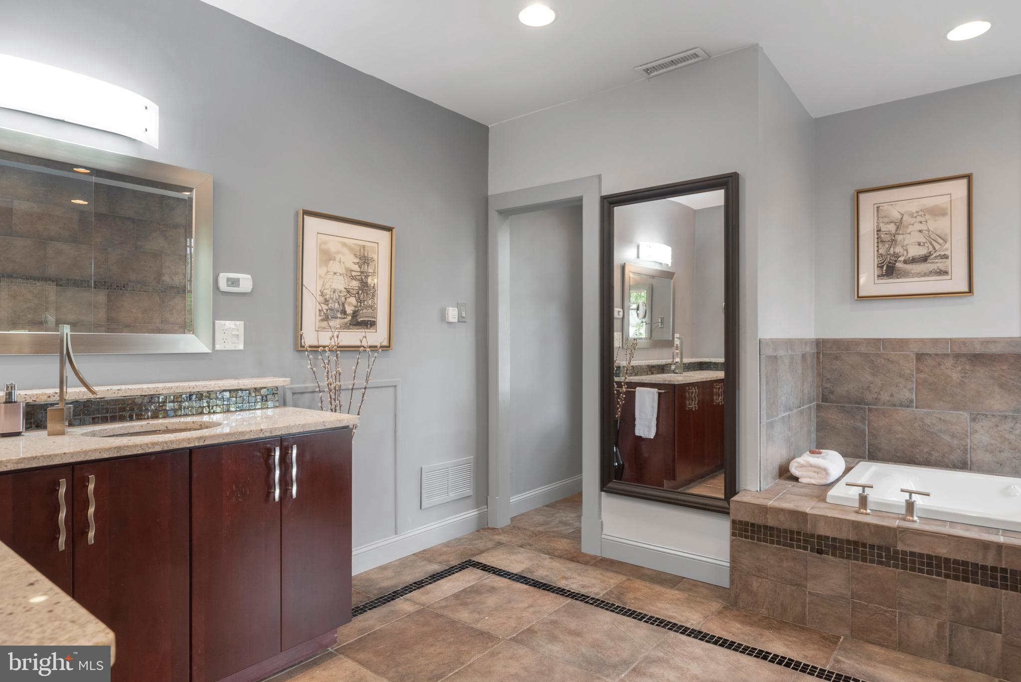 EASTPORT - Residential